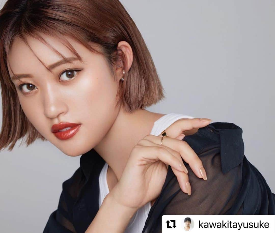 王林さんのインスタグラム写真 - (王林Instagram)「#Repost @kawakitayusuke with @use.repost  念願の河北さんメイク🥹💞 河北さんといるとハッピーになるし、自分の顔も好きになれるの☺️ 11月号ぜひお手元にしてください🫶🏼  ・・・ 創刊18周年記念　マキア11月号  河北メイクの最前線  王林  #マキア　#王林」9月25日 19時56分 - ourin_ringoooo