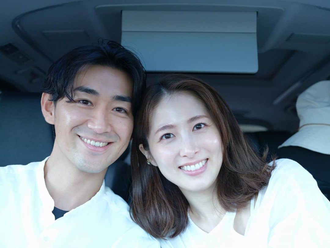加藤千暁のインスタグラム：「結婚して6年たって7年目！！ 2人きりでご飯に行くなんて久しぶり〜🥹🥹 楽しい日だったー🥹 #もちろん#セルフタイマー #結婚記念日#weddinganniversary」