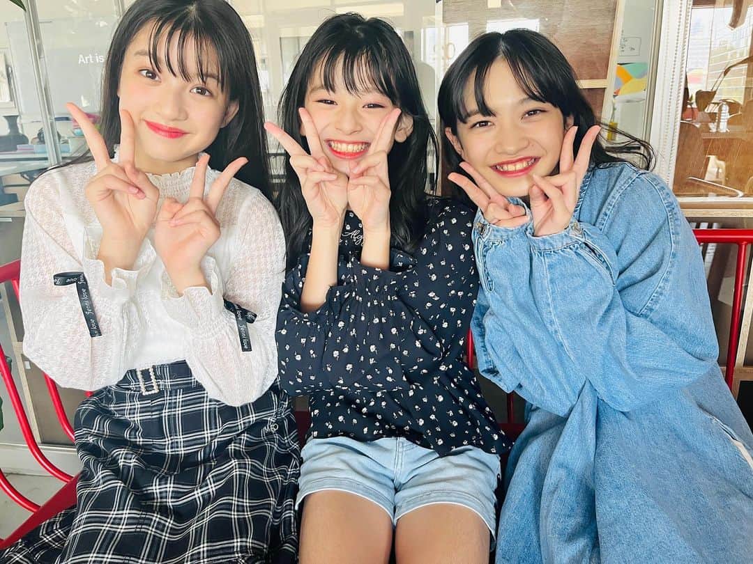 ニコ☆プチのインスタグラム：「🖤🖤🖤  末っ子たちいつもニコニコ😊✨  みんな明日からも学校＆お仕事ふぁいと💪🏻❤️‍🔥  #川瀬翠子 #末永ひなた #橘侑里  #ニコプチ」