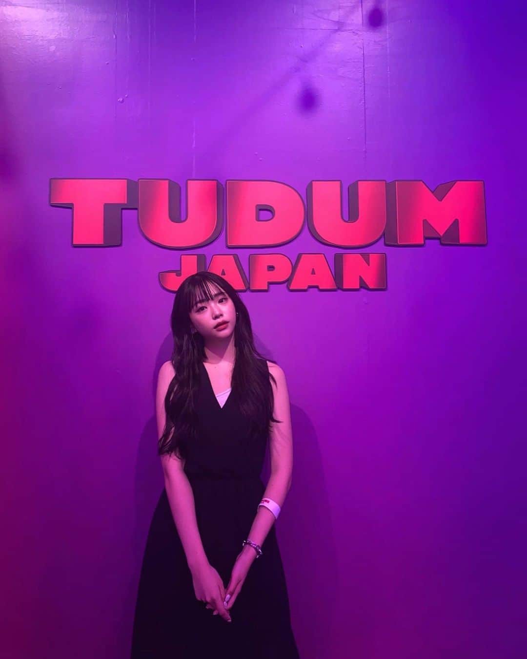 麻生果恩のインスタグラム：「@netflixjp   Netflixグローバルイベント Tudum Japan  アニメ、ドラマ、映画の最新情報や 主演を務める方々の映画への思いなど 盛りだくさんで貴重なお時間でした。  そして色々なセットが用意されていて Netflixを普段から愛用しているので とても素敵な空間でした。  #Tudum #TudumJapan #Netflix #PR」
