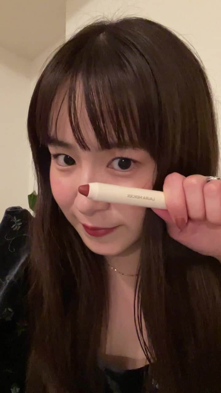 のインスタグラム：「. @lauramercier 25th記念メイクライブ💄❤︎  前髪切ったのでピンクメイクに挑戦🎀 個人的に今日のメイクが 気に入りすぎて今後の私の定番になります。笑  #lauramercier #pr」