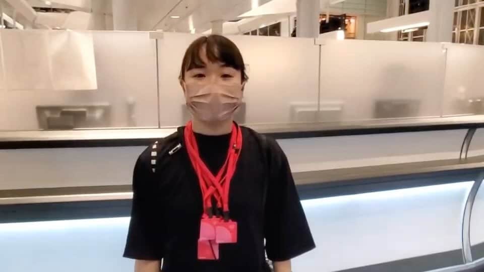 伊藤美誠のインスタグラム：「🇨🇳9月30日に中国・成都で開幕する 「2022世界選手権成都大会(団体戦)」に出場するため、中国へ出発✈️  4年ぶりの団体戦、 応援よろしくお願い致します😊！  力を合わせて、 #みまがんば ！！👊  @wtt #ITTFWorlds2022 #WTT #Chengdu2022 #伊藤美誠 #スターツ #卓球 #tabletennis #pingpong」