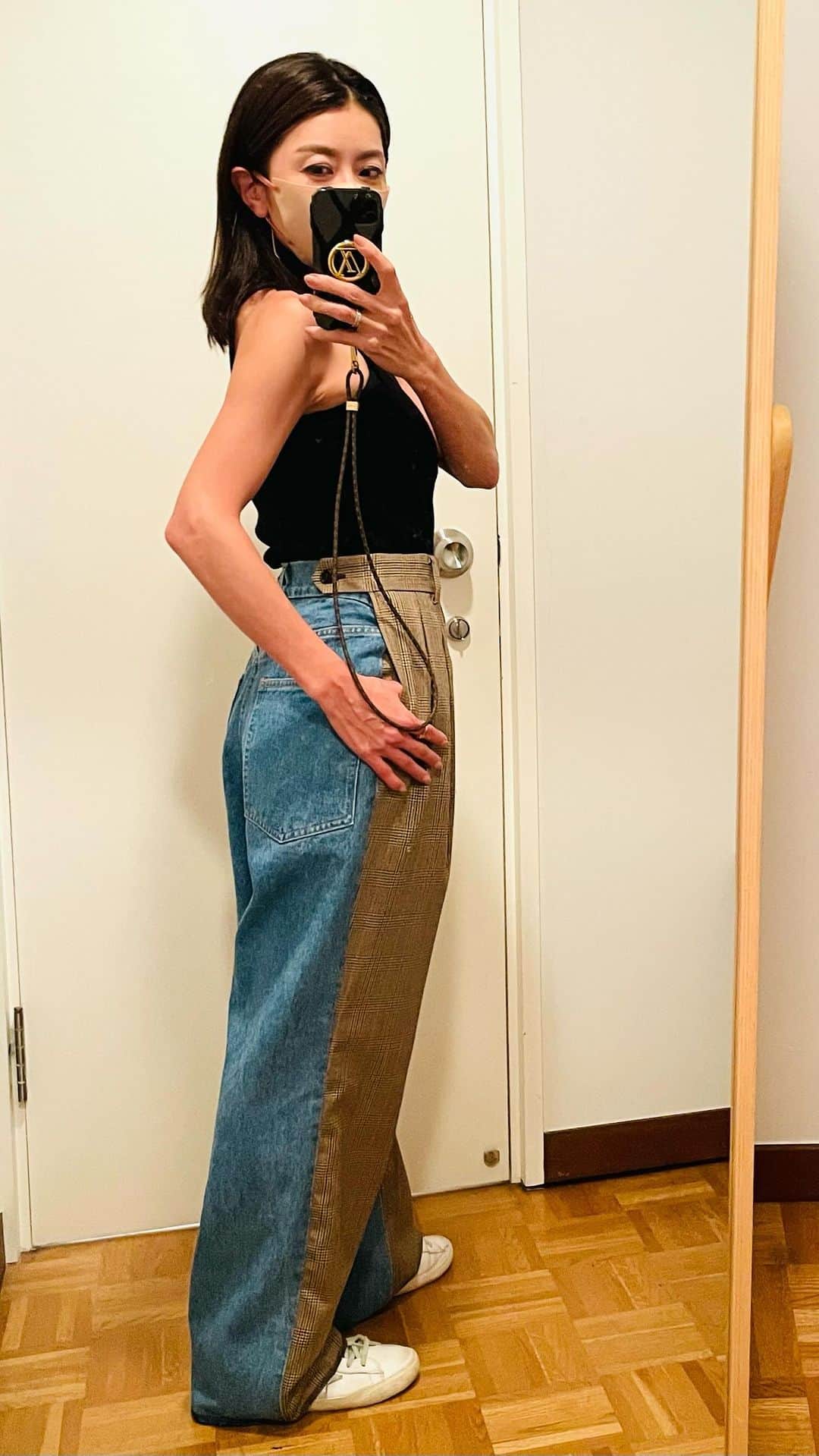 坂田陽子のインスタグラム：「2018スタートの@inscrire_official  のポップアップへ。 新しいデニムを買いたいなと思っていた所、めちゃ好みの一本に出会えた😍 と、思ったら 展示会にお邪魔した時に既に同じガンクラブチェックのジャケットをオーダーしていた🤣 ・ セットアップで寅さん風にも着られる。楽しみ😍‼️」