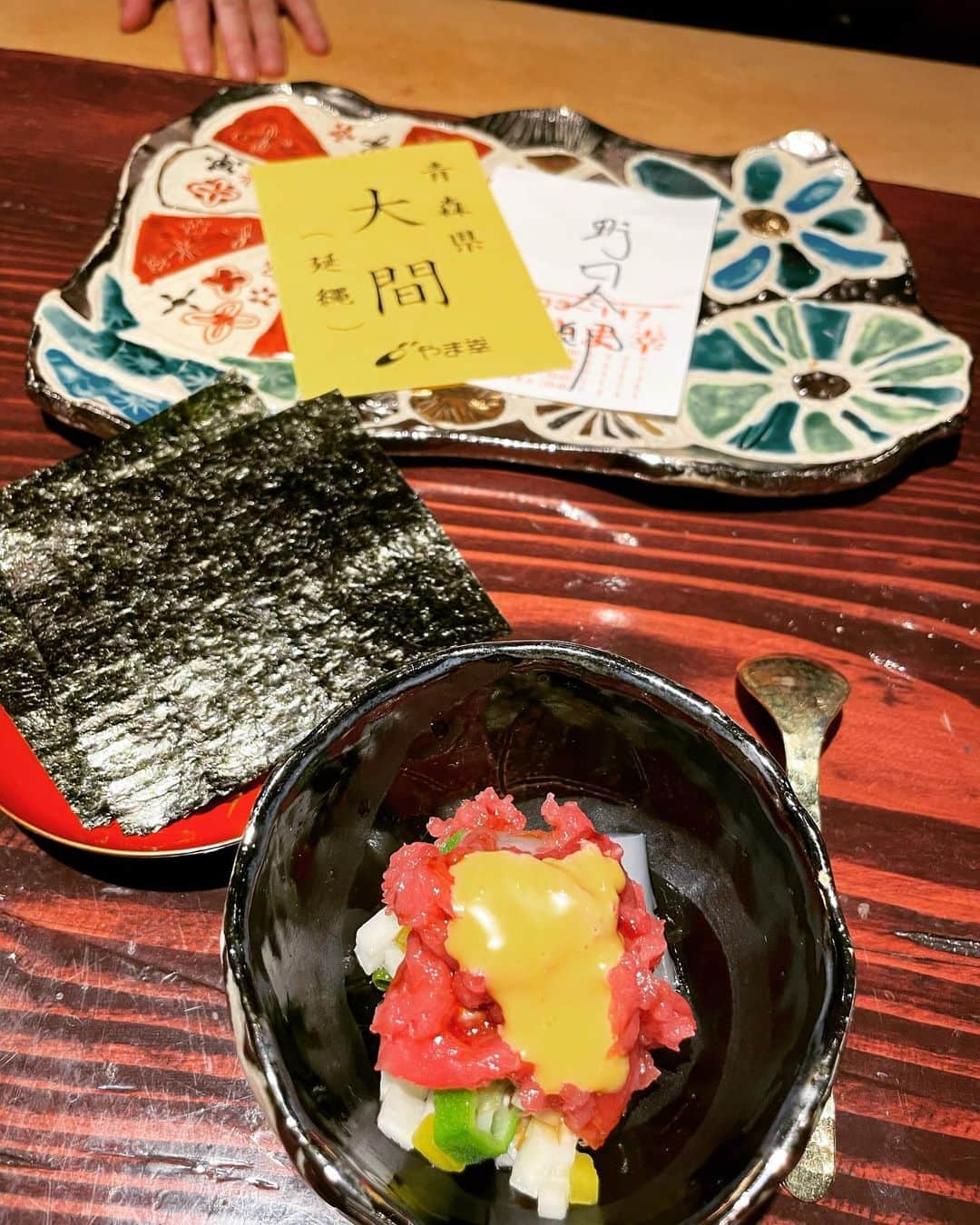 西代洋さんのインスタグラム写真 - (西代洋Instagram)「美味いンスタグラム♪  世の中には天才の舌を持つ 漫画の様な料理人 ていてはるんやな♪  独学で料理を極め 固定概念がないから 驚きの組み合わせでめちゃ美味い料理をうみだしていく♪  えっ！そんなん入れるんですか！？ が えっ！こんな美味くなるですか！？ に 食べた瞬間かわります！  #美味いンスタグラム #大阪 #osaka  #グルメ #北新地 #世界一美味しい手羽先  #もちろん連れてってもろた」9月26日 9時58分 - onikuchan0927