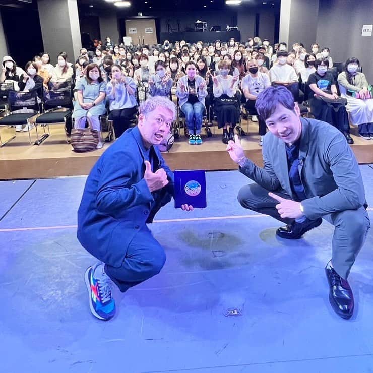 藤原一裕のインスタグラム：「ライセンス漫才ツアー2022沼津公演、お越しいただきありがとうございました😊  安定のペース配分の悪さ、、、。  でも  めちゃくちゃ楽しかったです〜  次は名古屋。  風来坊行くチャンスあるかな？  #ライセンス #漫才 #ツアー」
