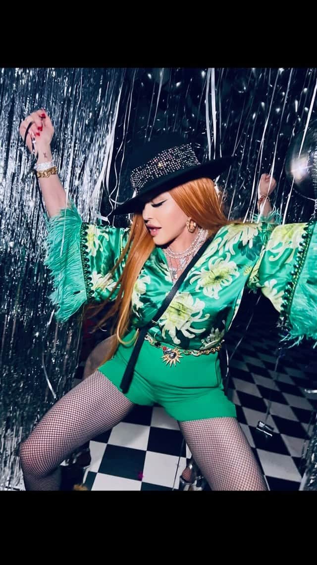 のインスタグラム：「Finally Enough  Love….,,.at  David  Banda’s 17th Birthday Party! 🪩🕺🏾💃🎉🎂💘♎️ 🔥!」