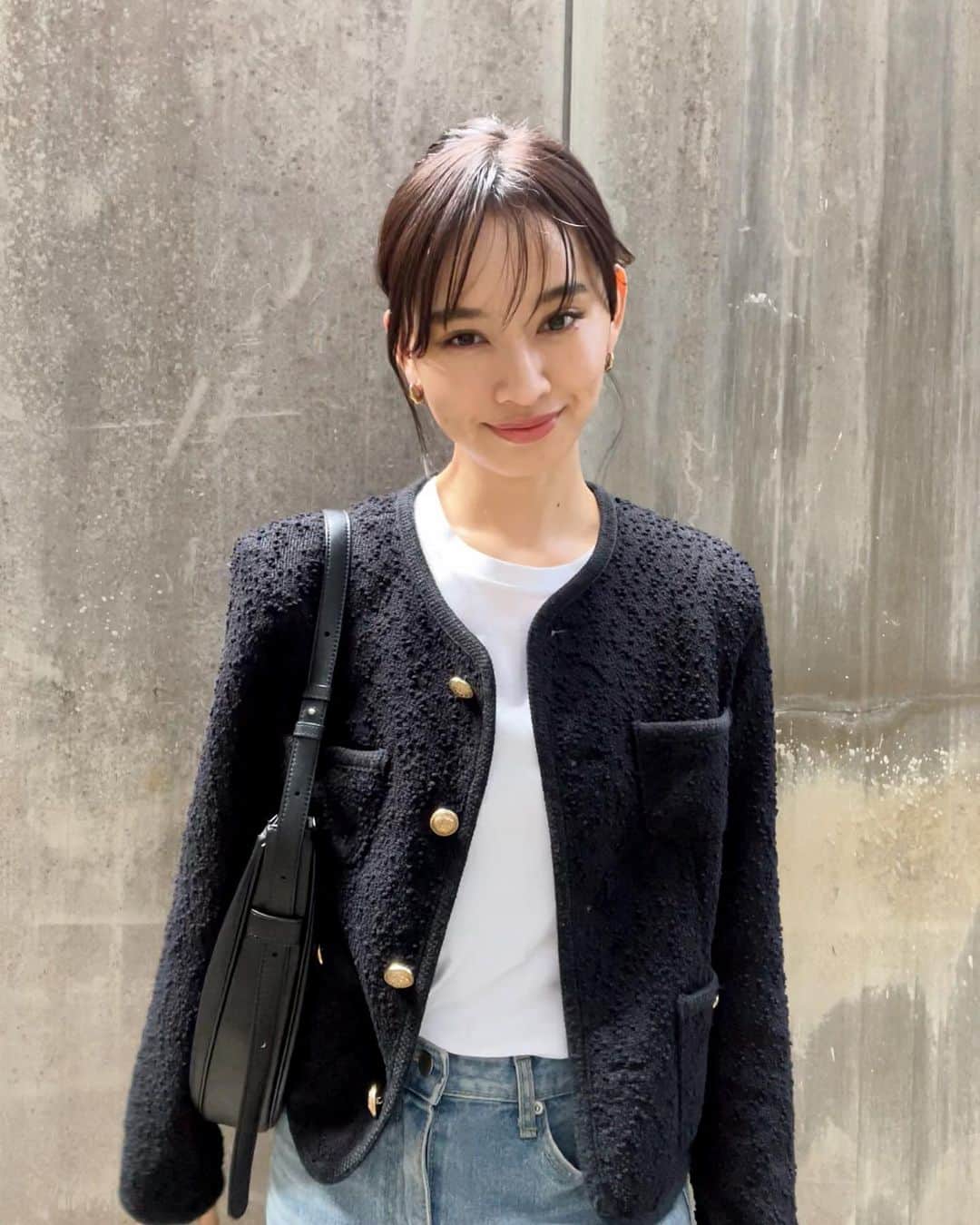 shihori.kathleenのインスタグラム：「白Tデニムの上に着たかったアウター着れるようになってうれしい🤍🦢🤭」