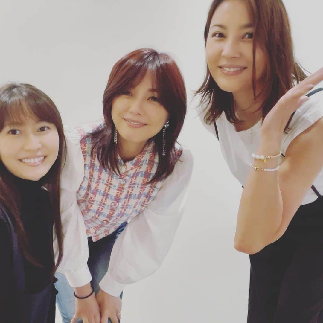 相川七瀬さんのインスタグラム写真 - (相川七瀬Instagram)「瀬戸朝香ちゃん、榎本加奈子ちゃんと久しぶりにランチ😊✨ 子供の話や、恒例のマイレージの話(毎回してる😅)など、楽しいひと時でした✨ この会、、、私の癒しです❤️  #女子会 #瀬戸朝香 #榎本加奈子 #相川七瀬 #ジャンル違いの三人  #癒し会」9月26日 11時37分 - nanasecat