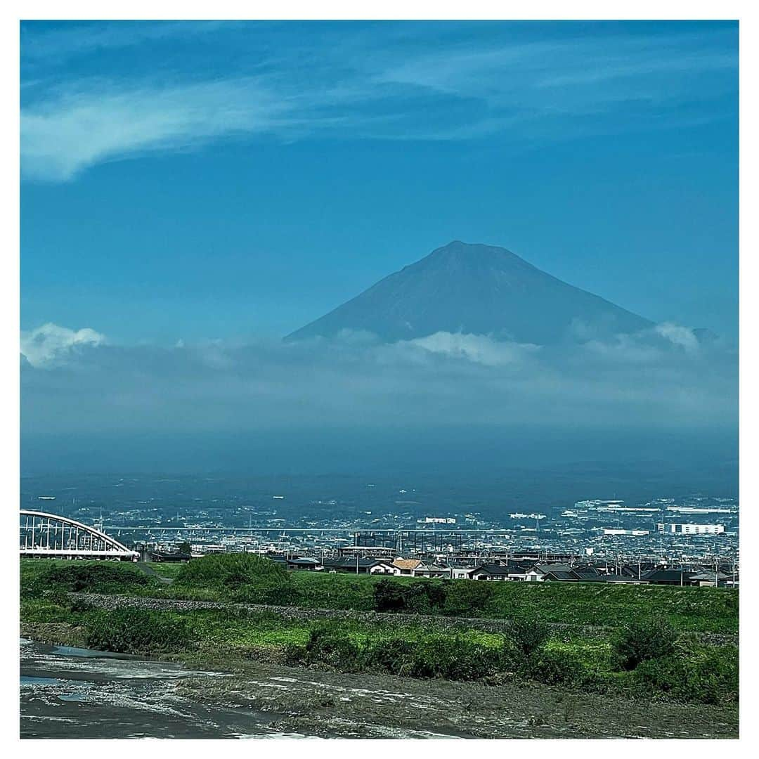 さだまさしさんのインスタグラム写真 - (さだまさしInstagram)「今日の富士山🗻 . #さだまさし #sadamasashi #富士山」9月26日 11時54分 - sada_masashi