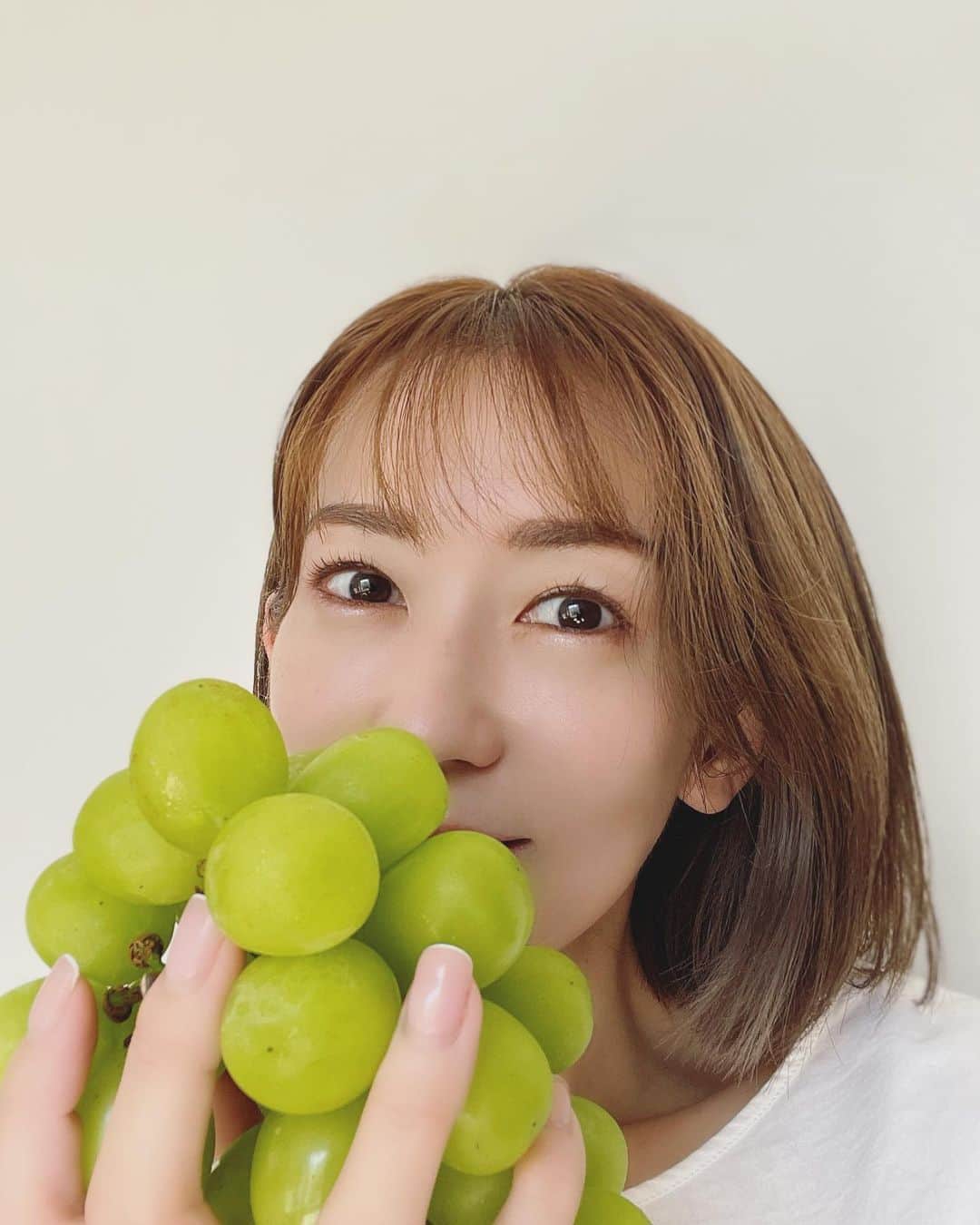 大河内奈々子のインスタグラム：「・ ・ 秋田県立　増田高等学校の生徒さんがつくった シャインマスカットとジャムが届きました💛  天然の甘さだけではなく 高校生のみなさんの夢と希望も詰まっていて　新鮮で美味しいかった😋 ご馳走様でした💛  平塚先生〜ありがとうございます💛今年は会えるかな？  先生とも　生徒さんとも オフラインで過ごせるのを楽しみにしています。  #大河内奈々子 #nanakoohkouchi #オフライン希望 #ご馳走様でした #秋田」