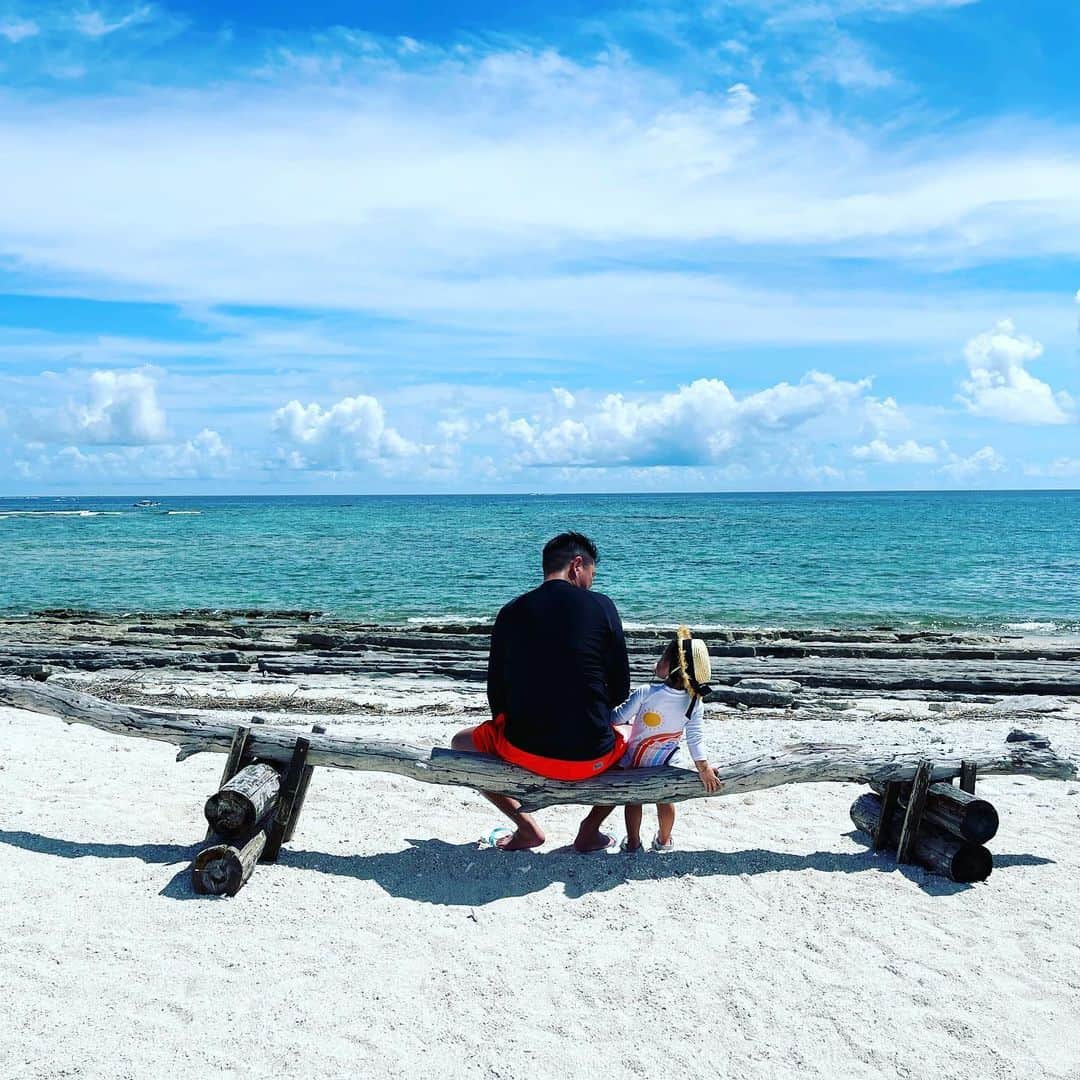 二瓶藍菜さんのインスタグラム写真 - (二瓶藍菜Instagram)「ナガンヌ島🏝☀️BBQ🍖 👧🏻2歳の誕生日旅行🎂✈️  #ナガンヌ島　#夏の思い出　#なつのおもいで #離島　#誕生日旅行　#初めての海」9月26日 14時06分 - aina.17