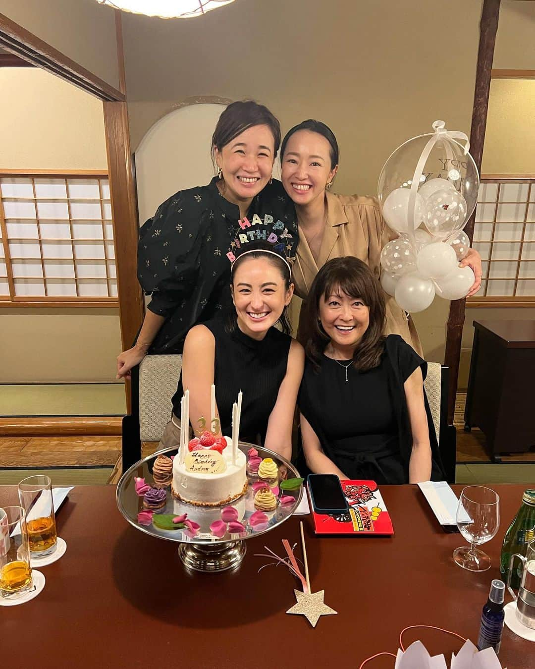 オードリー亜谷香のインスタグラム：「I’m so blessed to have the best friends🤍🤍🤍🤍 Thank you for making my birthday so special! Forever love my Tokyo Family😭🤍」