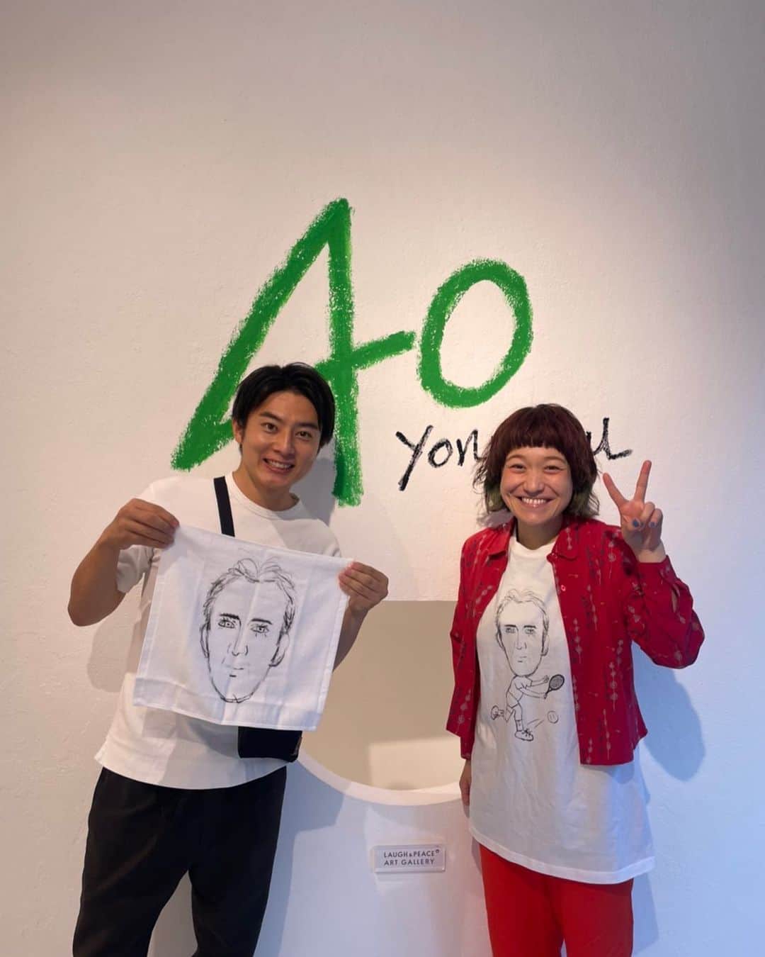 北條瑛祐のインスタグラム：「🎨 ワダちゃんの個展に行ってきました！ 　 消しゴムハンコはもちろん、絵からTシャツまで個性あふれる素敵な空間でした！  思わずタオルもゲット。 クセつよ過ぎ。」