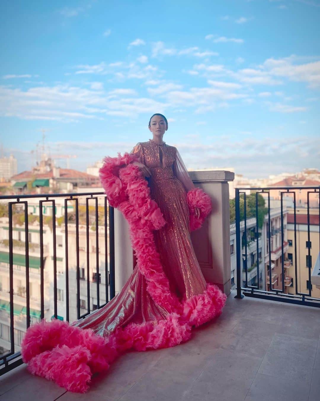 のインスタグラム：「⁡ I am very honored to be a member of the jury for #CNMISustainableFashionAwards  I am deeply impressed that Camera Nazionale della Moda Italiana is leading the world in this kind of initiative. And we, who live in the present time, must do what we can do, so that the future generations can feel the magic of fashion, which is like a dream we are feeling now. ⁡ Congratulations to the winners and nominees! ⁡ Camera Nazionale della Moda Italianaのサステナブルアワードの審査員を務めました この賞は、世界中のブランドから今最もサステナブルに貢献し注目されるべきブランドに授与されました ⁡ @gucci  #SFAwards #SDGs #サステナブル ⁡」