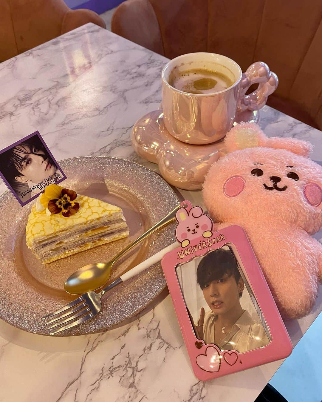 airiさんのインスタグラム写真 - (airiInstagram)「⁡ Happy JungkookDay💜" ⁡ ボラへカラーに包まれて 可愛いセンイルケーキ🍰でお祝い ♪ ⁡ いつかグクまで想いが届きますように💭 ⁡ #jungkook #정국 #반탄소년단 #아미 #bts #btsarmy #army #birthday #생일 #ジョングク #本人不在の誕生会  #本人不在の誕生日会 #推しの誕生日  #推し #推し活 #アミ活 #誕生日会 #新大久保 #ボラカフェ #보라해」9月2日 19時03分 - airigram131