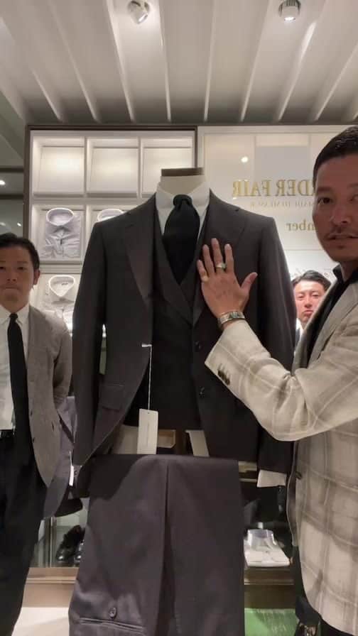 高田朋佳のインスタグラム：「“Tomoyoshi Takada” produced by Ring Jacket オーダーフェア開催中!!  @t.takada_prod_by_ring_jacket  @ring_jacket  @designworks_mens_official」