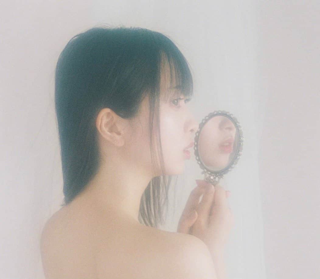 三嵜みさとさんのインスタグラム写真 - (三嵜みさとInstagram)「🪞  撮影　七菜乃様  #miiramisato #portrait #七菜乃」9月2日 22時31分 - miiramisato