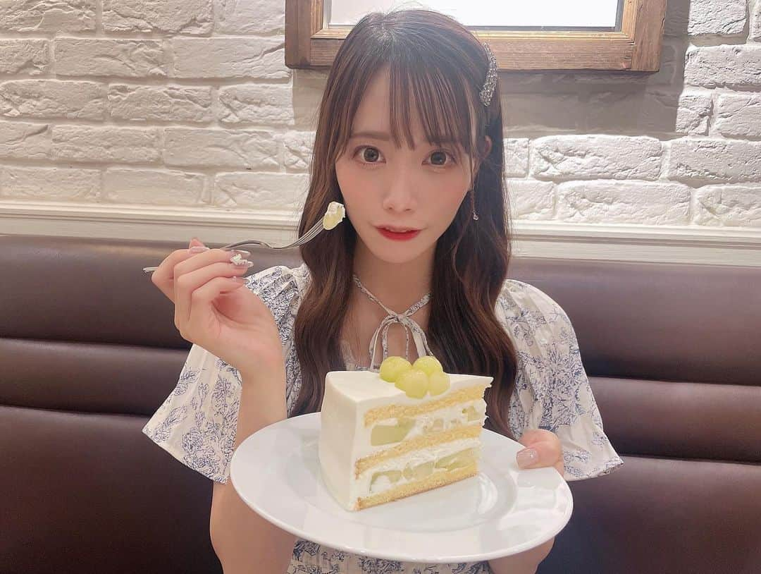 宇佐美幸乃さんのインスタグラム写真 - (宇佐美幸乃Instagram)「メロンケーキ🍈  #harbs #harbs🍰 #cafe #cake #メロンスイーツ #grl #甘いもの好きな人と繋がりたい #japanesegirl #偶像 #idol #fff #followｍe #コメント大歓迎」9月3日 12時57分 - usami_yukino