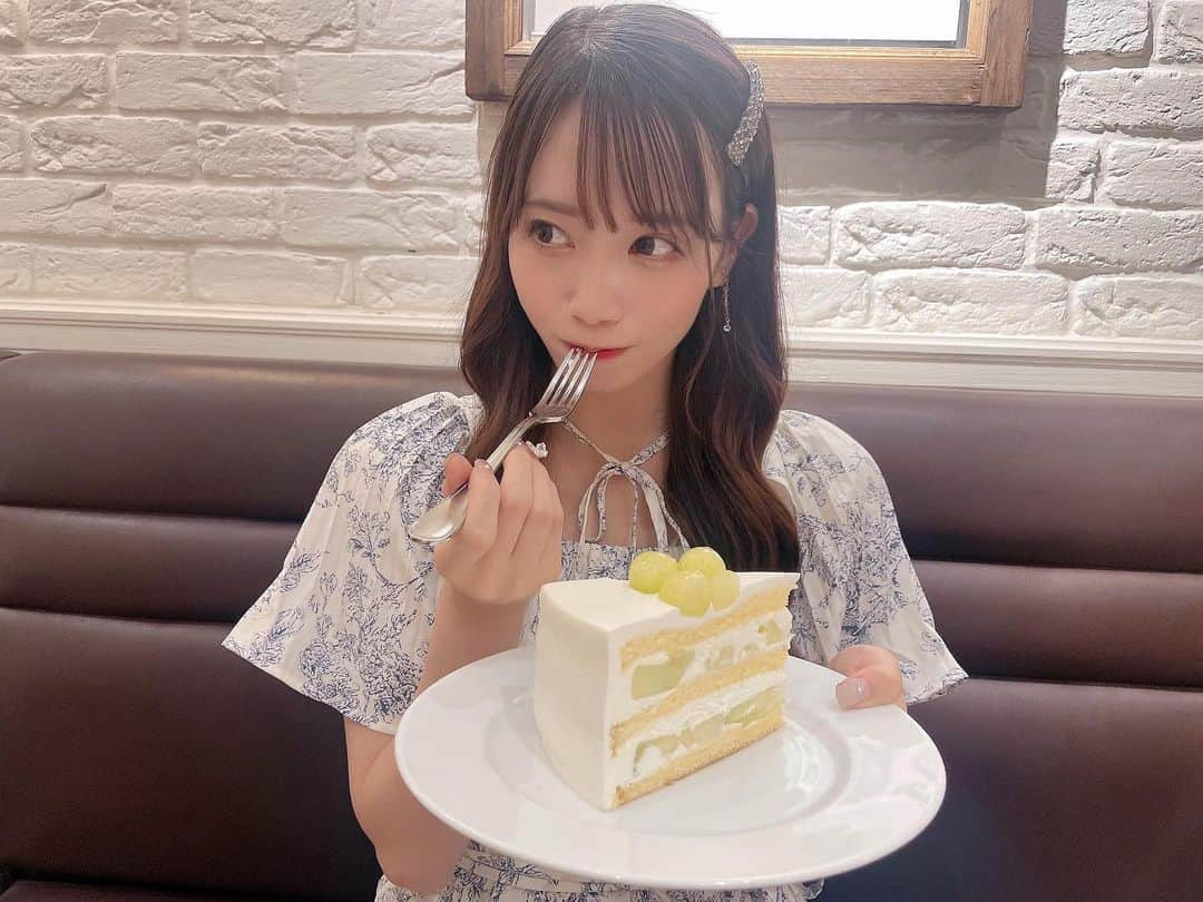 宇佐美幸乃さんのインスタグラム写真 - (宇佐美幸乃Instagram)「メロンケーキ🍈  #harbs #harbs🍰 #cafe #cake #メロンスイーツ #grl #甘いもの好きな人と繋がりたい #japanesegirl #偶像 #idol #fff #followｍe #コメント大歓迎」9月3日 12時57分 - usami_yukino