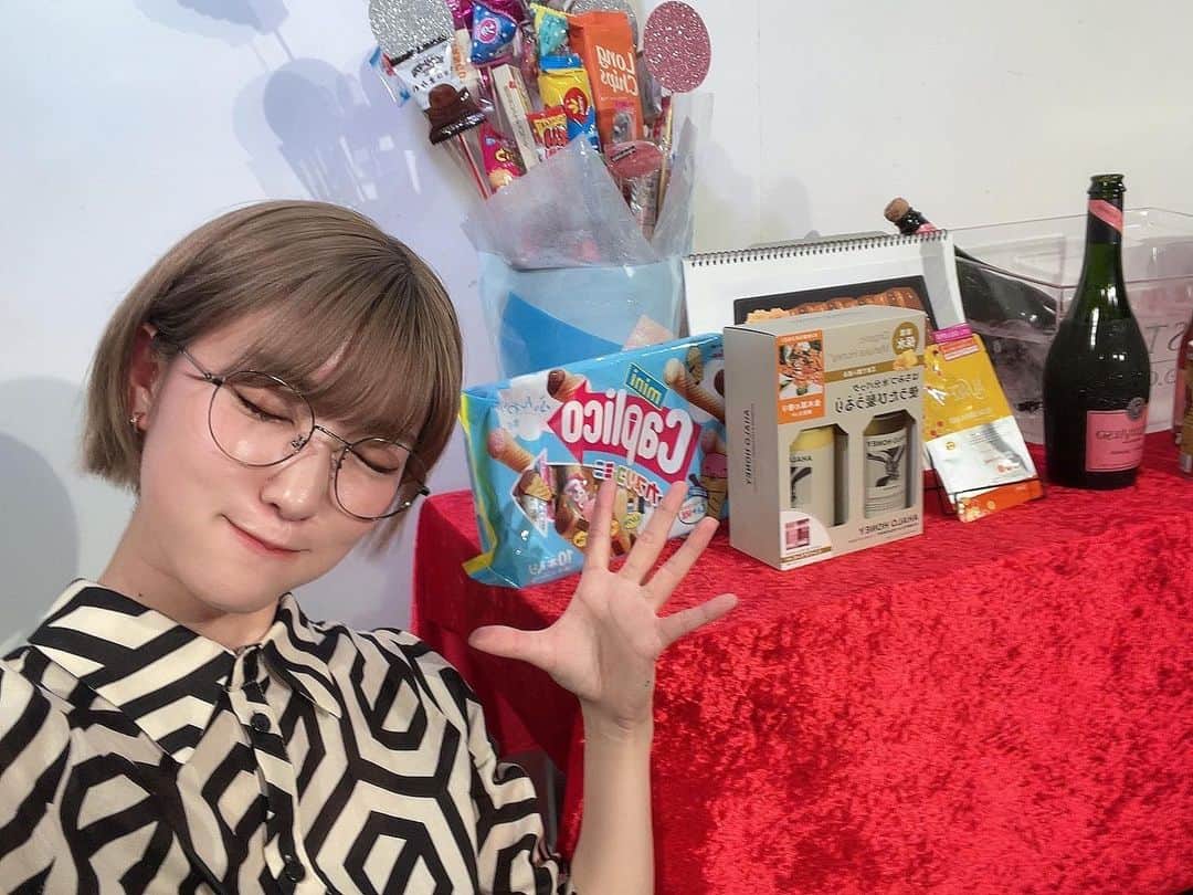 東条蒼のインスタグラム：「＊  今回もあわあわアワーありがとうございました🫧  前回と同様ゆるりゆるりでしたが、 みなさんもたくさんコメントくださったので盛り上がったし、またまた素敵なものができました✨✨  わたしのキーホルダーGETしちゃってください♡  第三弾もあるかな？どうかな？笑  #ゆめのん #あわあわアワー  #撮影会 #メガネ女子 #あおたん #蒼　#サムギョプサルと蒼い黒　#ポトレ #ポートレート #撮影モデル #コスプレ #followｍe #following #japan #girl #photooftheday #tagsforlikes #instalike  #台湾 #香港 #粉我 #拍照 #照片 #人像攝影」