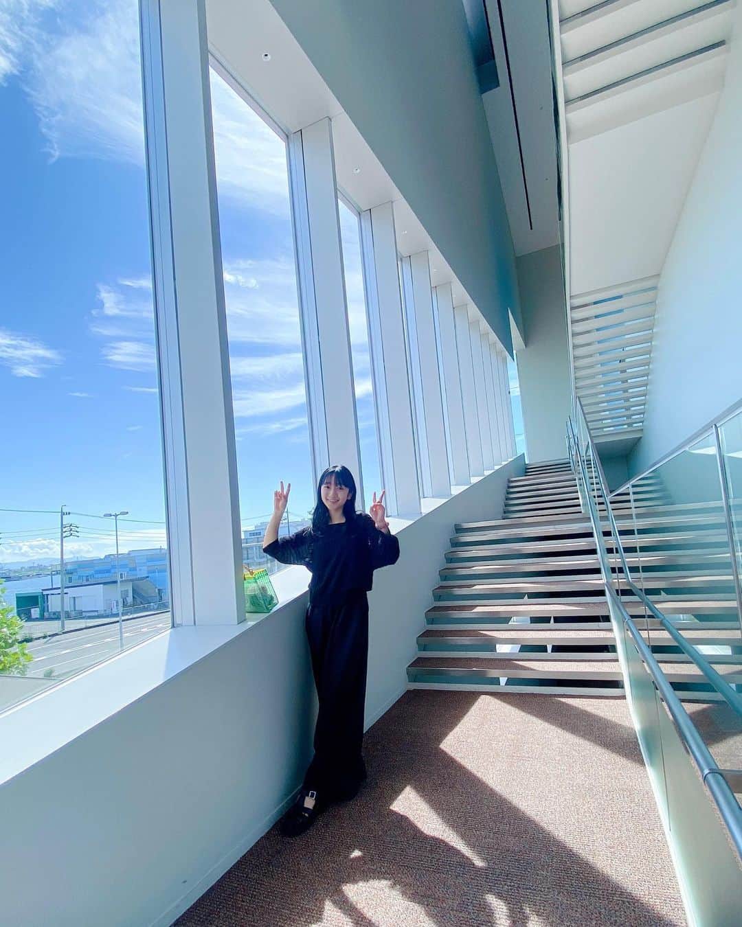 横溝菜帆のインスタグラム：「🦋  いよいよ今日は静岡公演！  海の見える、こんなに素敵な会場で✨  さあ、今日も思いっきり楽しもう☺️！！  #DOROTHY #オズの魔法使い #横溝菜帆」
