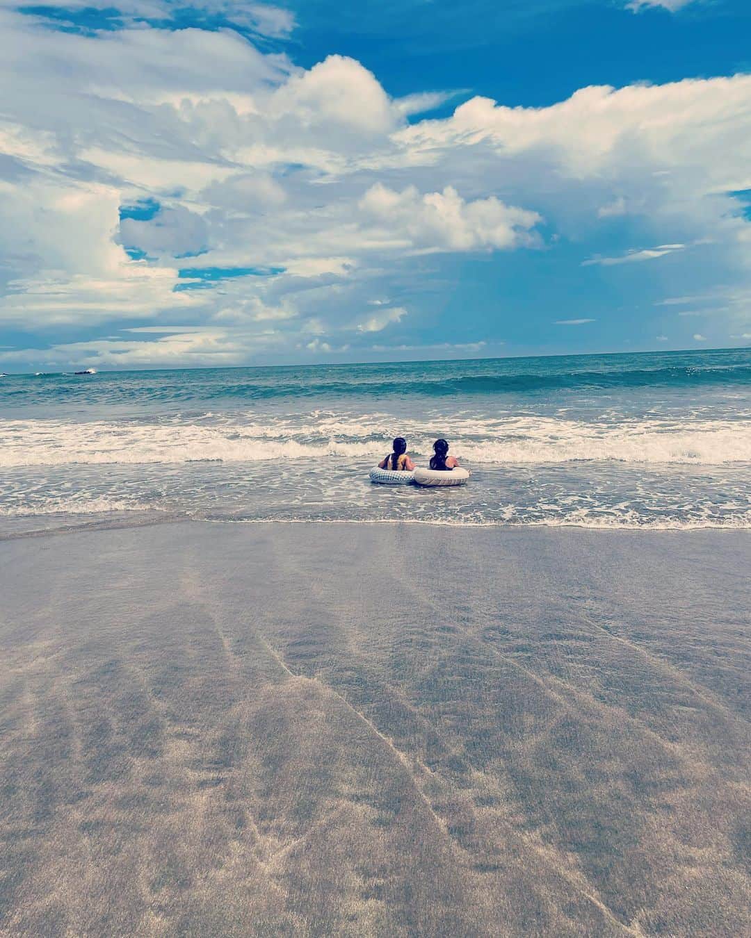 竹下玲奈さんのインスタグラム写真 - (竹下玲奈Instagram)「日本にはたくさん沢山綺麗な海がある もっと日本の色んな事を知ろうと思う そんな夏でした🐚 あ〜来年の夏は何処の海に行こうかな🏖 ＃海　#伊豆」9月3日 8時25分 - renatakeshita