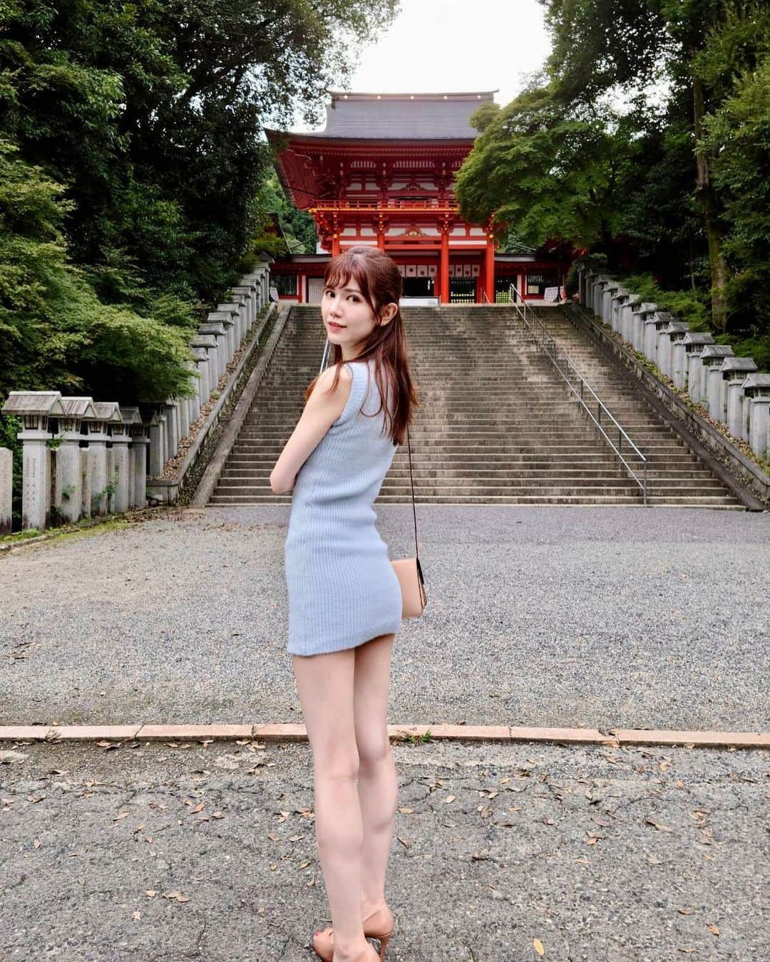 IKUMIさんのインスタグラム写真 - (IKUMIInstagram)「⛩ 近江神宮❤️  おみくじが当たりすぎて怖かった🤣  じっくり頑張ろう🫣🤍  .  #近江神宮#近江#大津#大津市#滋賀#滋賀旅行#滋賀観光#滋賀ドライブ#美脚#生足#素足#脚長#legslegslegs #legsfetish #legsfordays #asiangirls #asianmodel #asianbeauty #asianculture #japaneseculture #関西モデル#フリーモデル#韓国服#韓国ファッション #ミニワンピ#タイトワンピ#ニットワンピ#後ろ姿#美尻#美尻女子」9月3日 22時37分 - miiiino3o