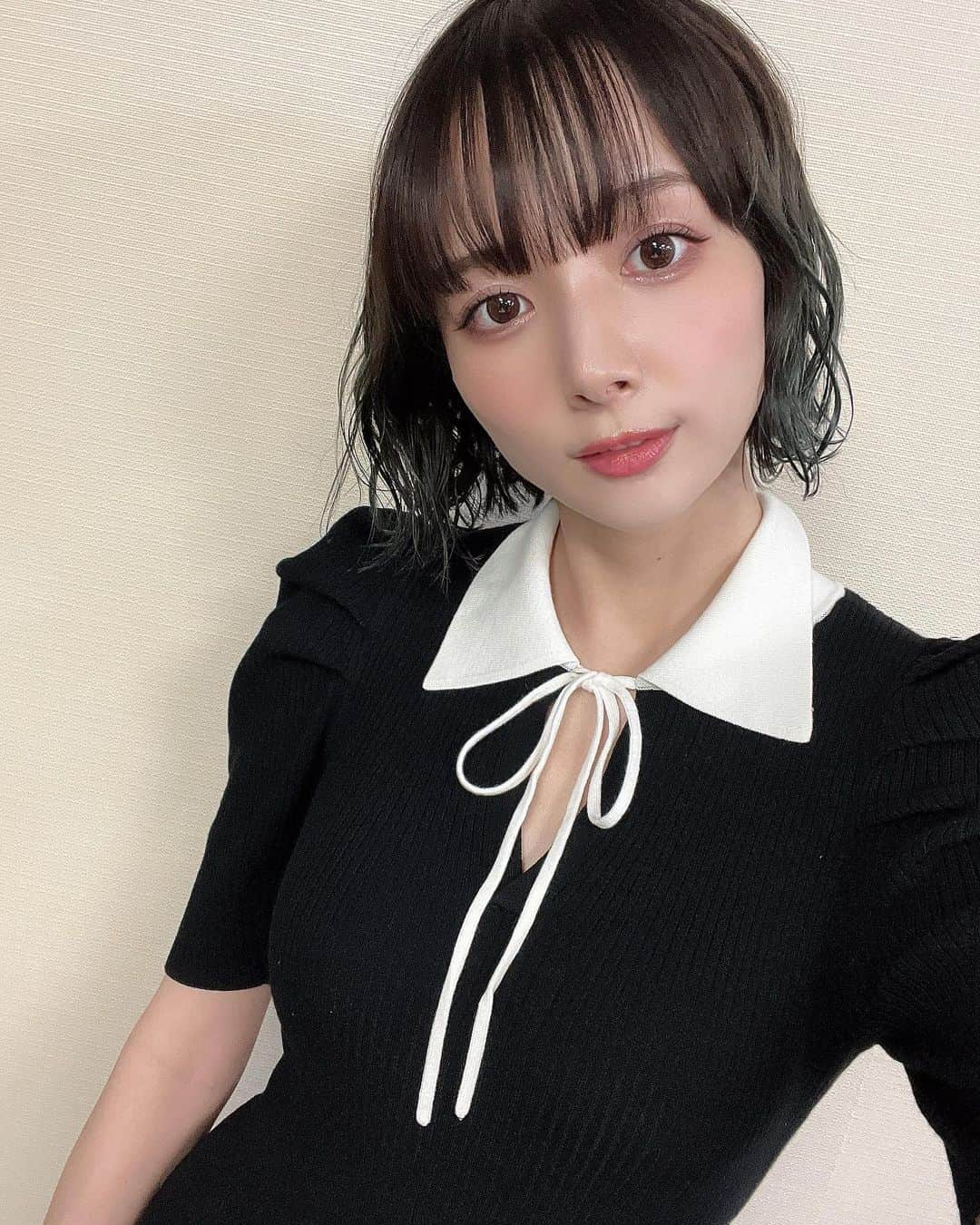 岡田紗佳さんのインスタグラム写真 - (岡田紗佳Instagram)「涙袋メイクが上手く行った日💄 いつもないものを一生懸命お絵描きしてるw 髪の毛はメイクさんにめっかわにしてもらいました🫶🏻」9月3日 21時25分 - sayaka_okada