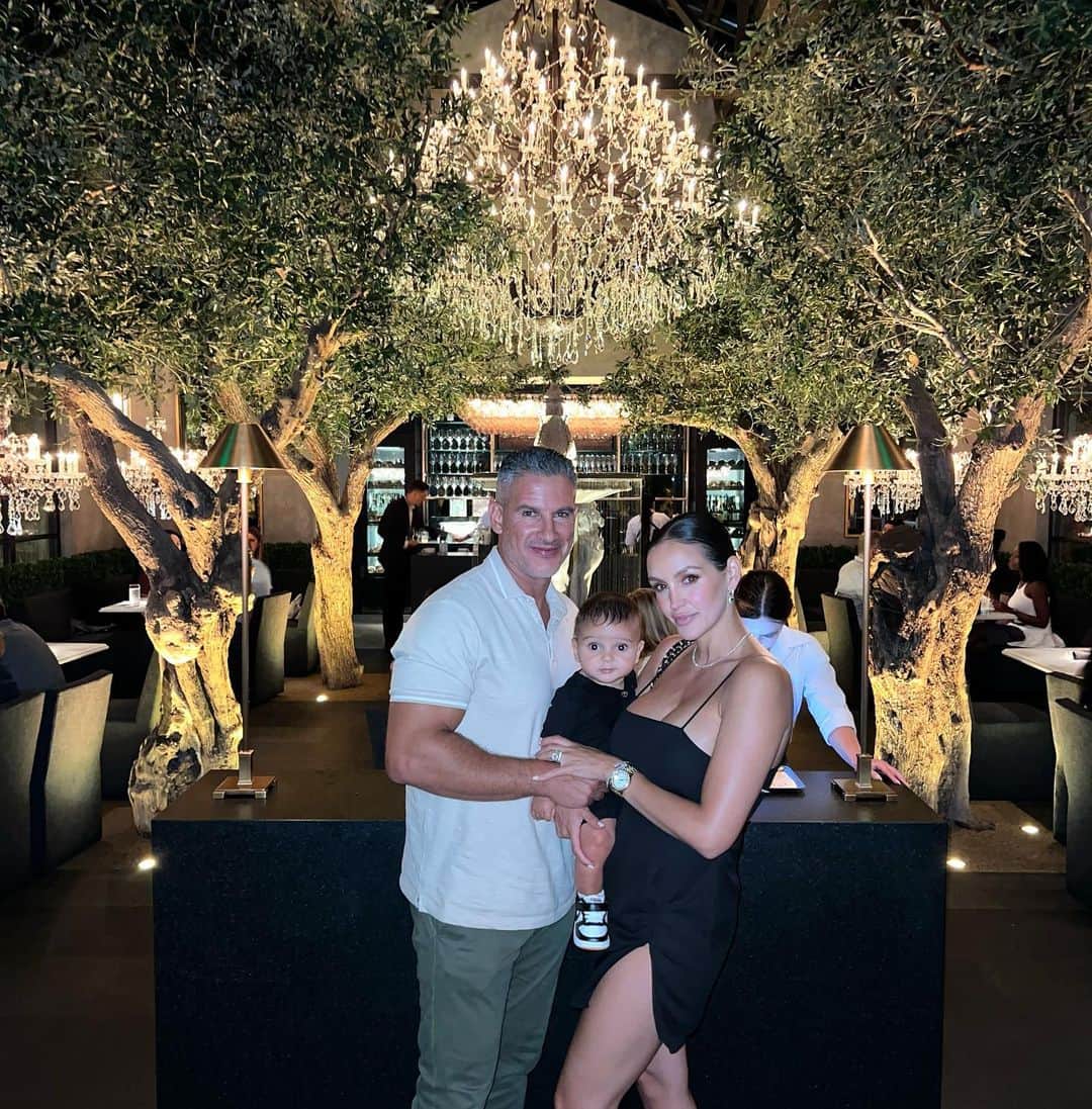 ジャクリン・スウェッドバーグのインスタグラム：「❤️」