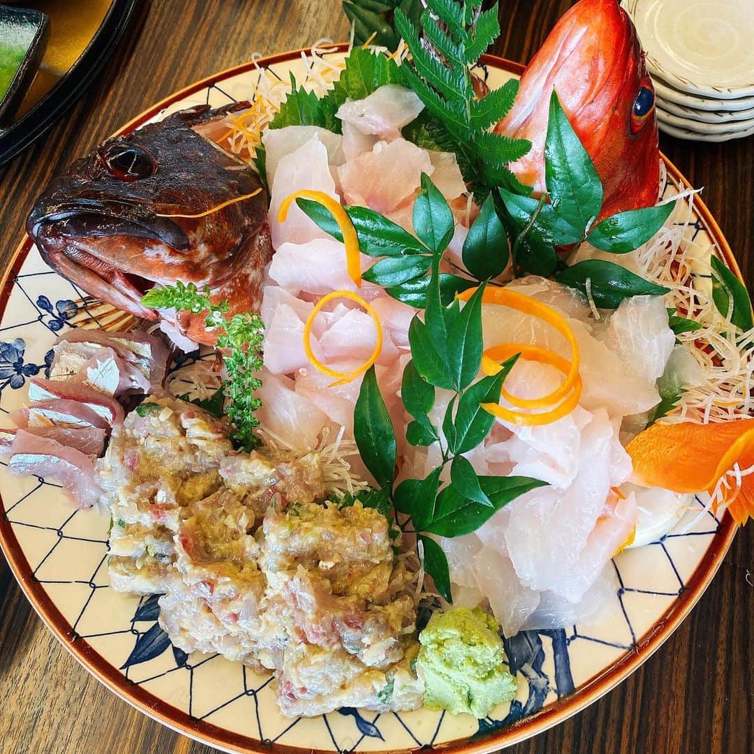 瀬戸山清香のインスタグラム：「久しぶりに船釣りして来たー！🎣 今回は大物狙おう！！てみんなで張り切って釣りました！ 私釣ったやつなんて名前か忘れたな🐟（笑） ヒラメ釣りたかったのに、釣れなかった😩💦💦 とっても惜しかったからまたリベンジして今度こそ釣りたい！！✨ さ、明日の仕事も頑張ろう！！ とりあえず眠いわ🥱💤 釣り楽しい🎣㊗️🎉  #釣り #fishing」