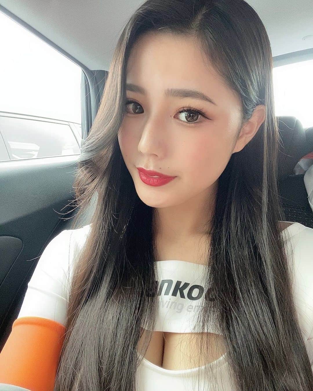のインスタグラム：「スーパ耐久Rd.5 予選日ありがとうございました\( ˆoˆ )/♡  明日は決勝日！  どこのチームも無事に走り切ってほしいなっ☀️☀️  明日はしっかり晴れますよーに！！  #スーパー耐久　#s耐 #s耐久 #hankook #ハンコックガール #hankookgirl #rq #レースクイーン　#한국타이어 #hankooktires #hankookgirls #한국타이어　#레이싱모델」