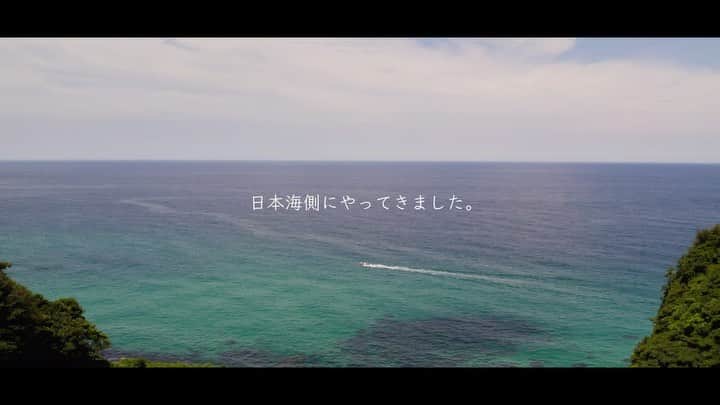 Ｋのフィッシングちゃんねるのインスタグラム：「ソルトやり始めて初の日本海🌊  厳しいかなと思ったら簡単に釣れてくれて最高すぎたよ…。  Kのフィッシングちゃんねるにて投稿したので、ぜひどうぞ〜。  動画タイトル「最高の釣果で帰りたくねぇ…。大物潜む日本海で釣り車中泊」です！  #kのフィッシングちゃんねる #日本海 #ベイトリール #ショアジギング #ロックフィッシュ #ロックショア #釣り #絶景」