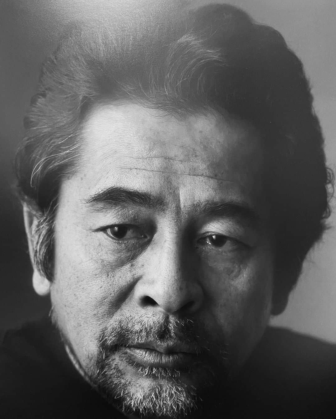 MEGUMIのインスタグラム：「物心ついた時から父親が居ない 私にとって、お父さんとの日々は温かく、 大きな物でした。  役者の仕事が無く 悩んでいた時期に頂いた言葉は生涯忘れません。  本当にお疲れ様でした。  優しくてカッコいい偉大なお父さん いつまでも敬愛しています。 #古谷一行」