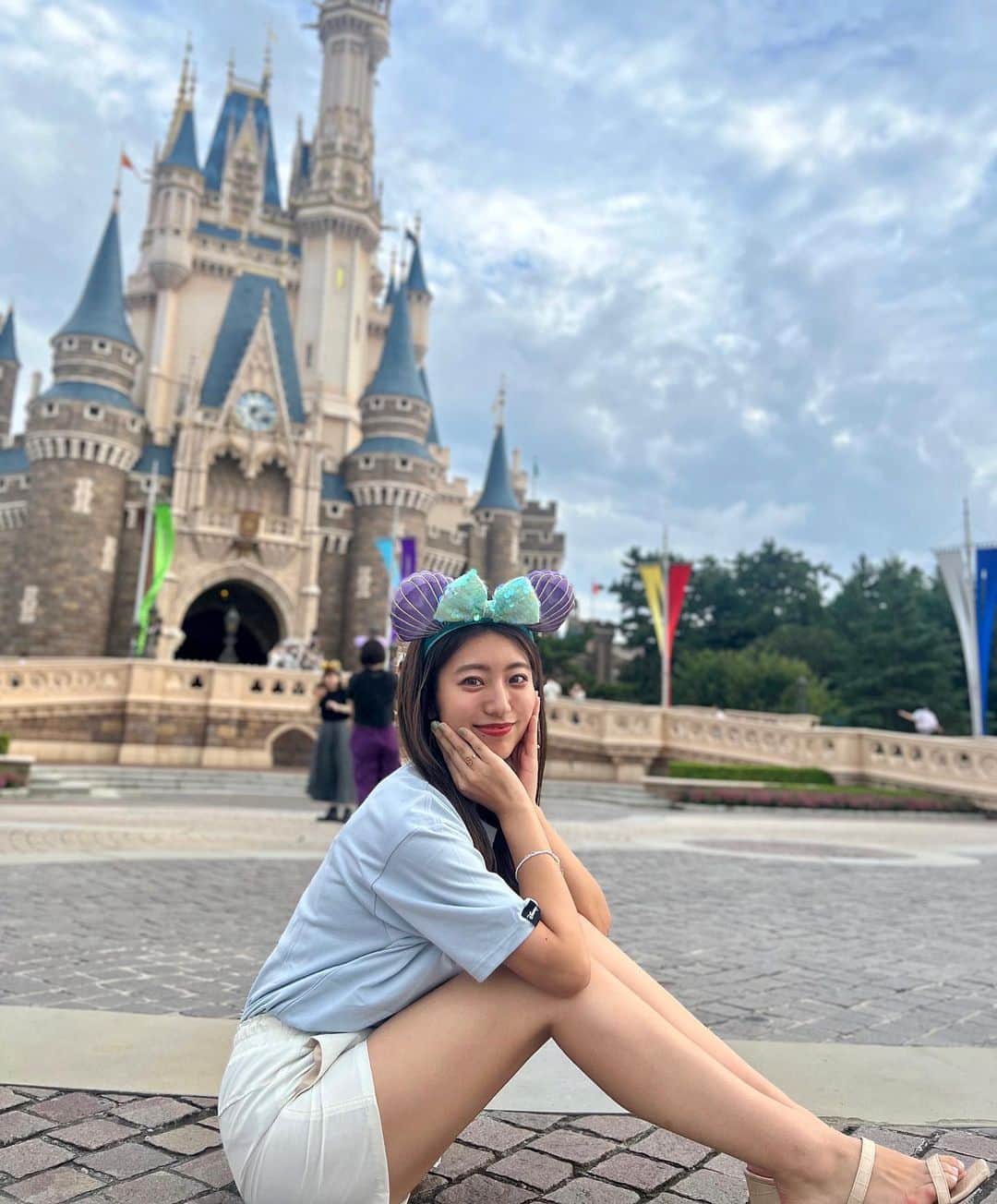 のインスタグラム：「🐭🐚💙 . 夏のディズニー🏰 #スイスイサマー」
