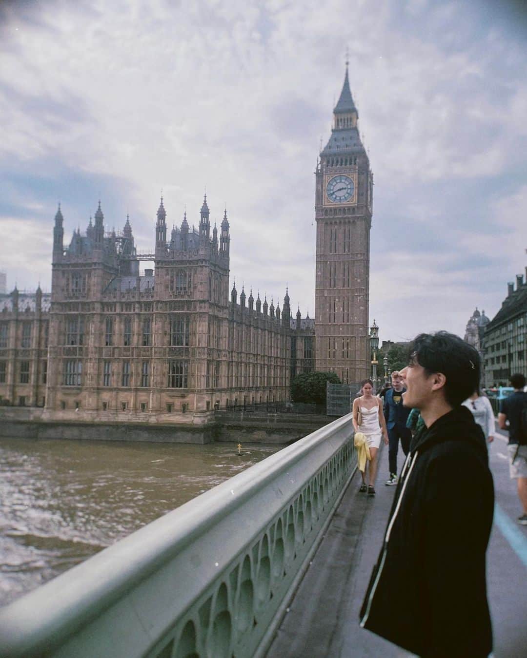 武田祐介さんのインスタグラム写真 - (武田祐介Instagram)「🇬🇧 素敵体験満載の旅。 ロンドンで飲むビールはなんだかエモく、海外でもラーメン屋があれば当然押さえます。」9月4日 0時59分 - yusuke_takeda_