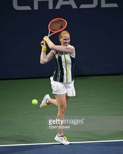 アリソン・バン・アイトバンクのインスタグラム：「Thank you @usopen 😍 happy with my performance after injury. First time on Ashe, against a legend @venuswilliams 🤩  #hubo  #headtennis_official  #filatennis  #wcupnutrition  #signumpro」