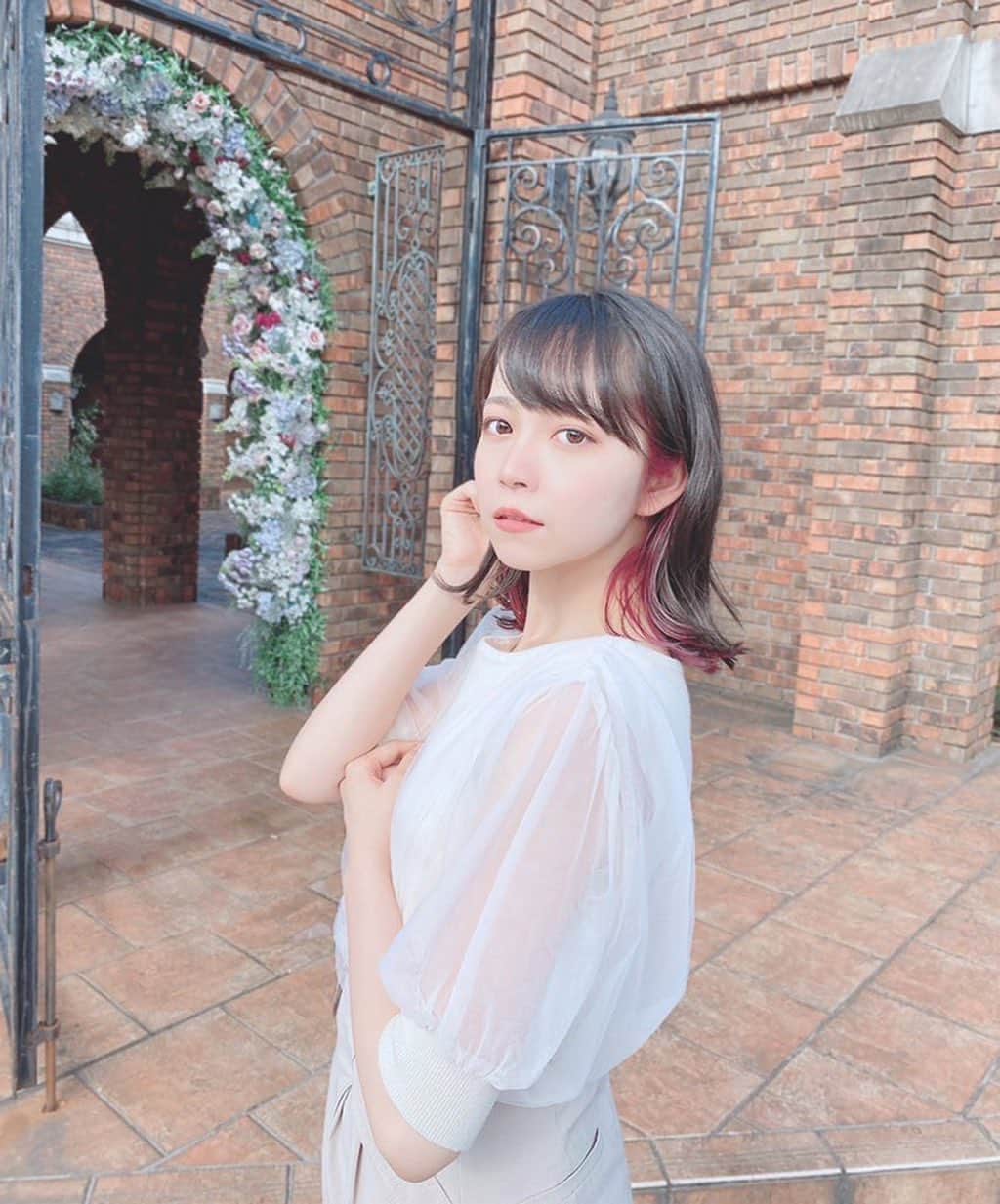 のインスタグラム：「髪の毛 切って染めてきた～！！！✨  念願のモーブピンク！最高😭 本当の色は もう少し落ち着いてて紫寄り！  今回はインナーにしてみました！！ どうでしょう🥰 ⁡ 今回も @deep.hair.studio さんにお願いしました！ ありがとうございます！！😭🙏 ･ ･ ･ #portraitphotography #portrait_shots  #instagram #fashion  #modeling #portrait #portraitphotography #portrait_shots  #japanesegirl #萌 #自拍 #swag #맞팔 #맞팔해요 #otakugirl #otaku #コスプレイヤー  #ポートレート #ポートレートモデル #ポートレート女子 #被写体 #ポトレ #モデル #自撮り #自撮り女子 #コスプレイヤー自画撮り部 #黒髪 #cosplay #cosplayer」