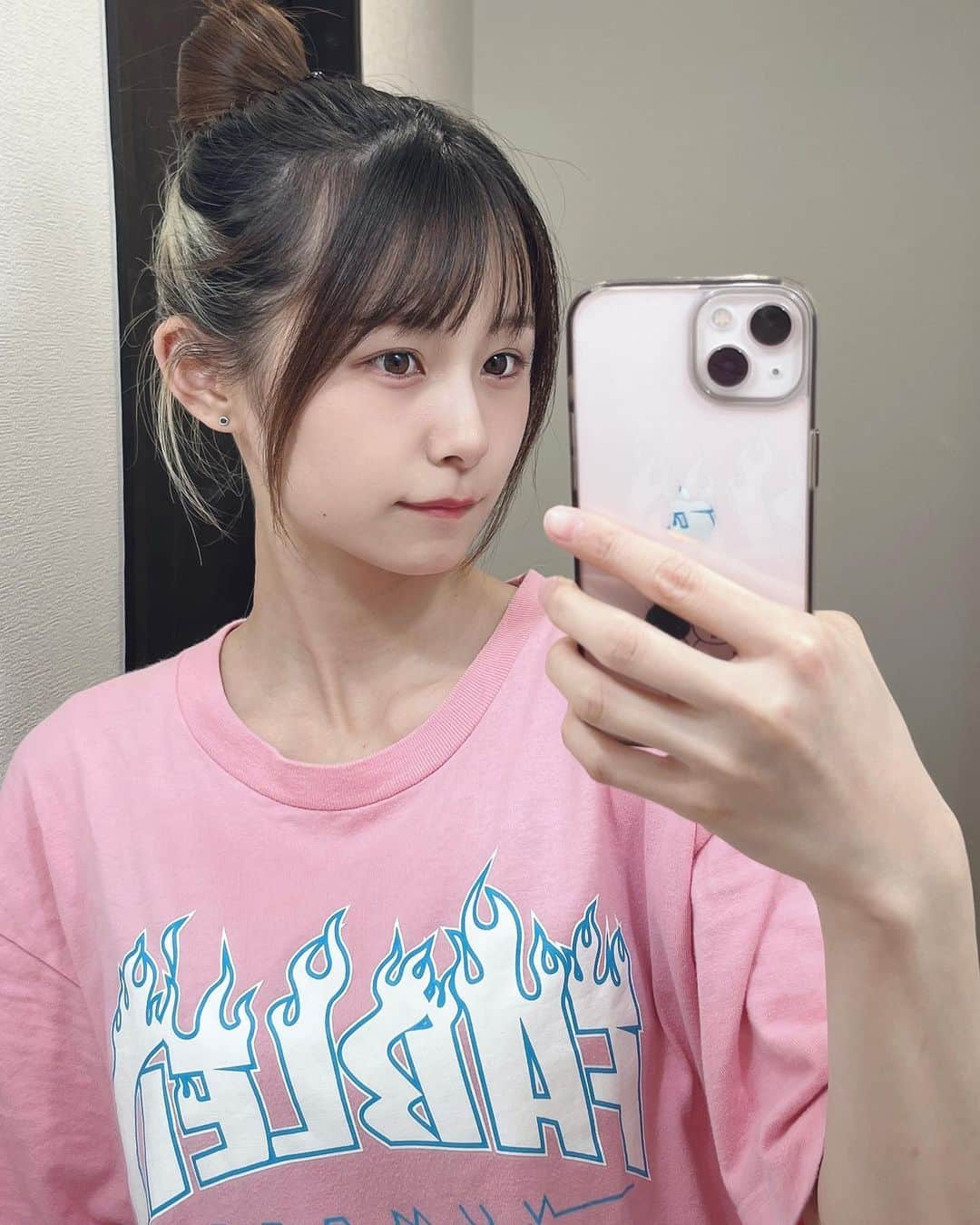 桜木美涼のインスタグラム：「普段メイクしなさすぎてメイクしたら記念に自撮りしてる(？)」