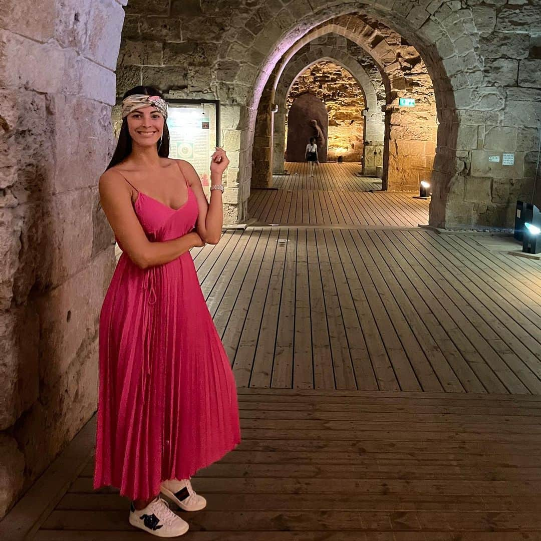 Ligia Hernandezさんのインスタグラム写真 - (Ligia HernandezInstagram)「Aquí estoy en la ciudad de Akko ( Israel ) también conocida como La antigua ciudad de Acre estaba situada en un montículo en la orilla norte del río Na’am . Se han encontrado restos arqueológicos del 2200 a.c , hallaron restos de fortalezas con las excavaciones , que brinda testimonio en tiempos bíblicos #acreisrael🇮🇱🌅 #akkoisrael🇮🇱」9月4日 9時09分 - ligiahernandezoficial