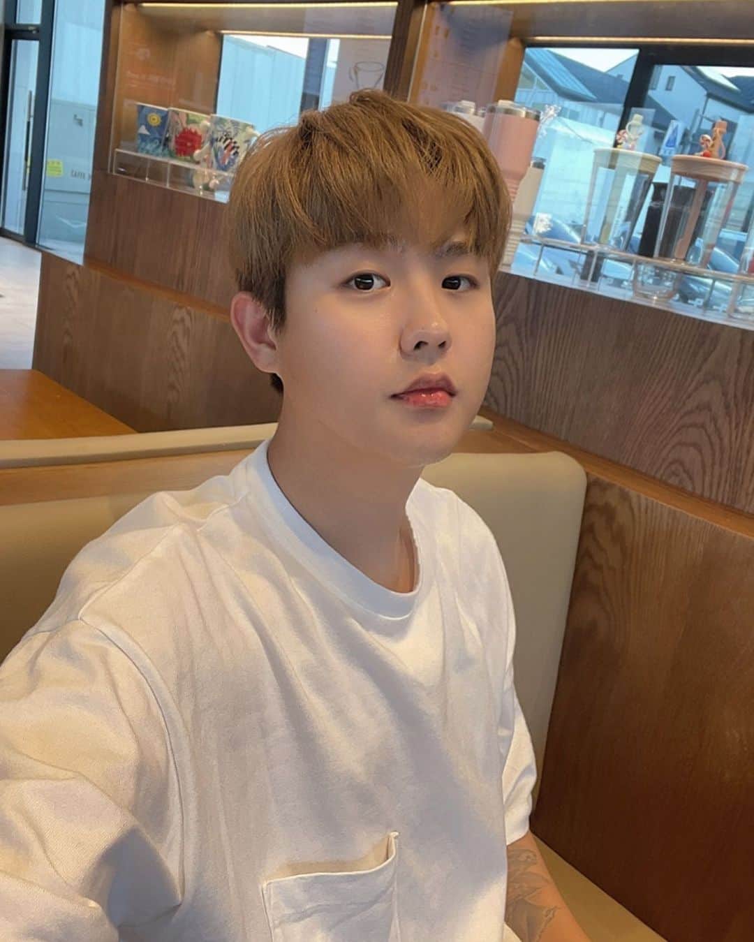 インジュン のインスタグラム：「😘」