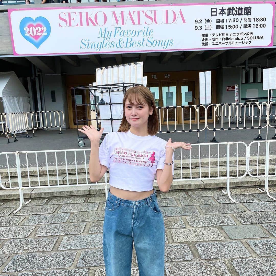 南彩夏のインスタグラム：「今年も👸🏼💗  わたしの好きな曲は、、 時間の国のアリス＆ チェリーブラッサムです🍒 コンサート定番のメドレーも好きです🥺  #松田聖子 #松田聖子コンサート #松田聖子コンサートツアー2022」