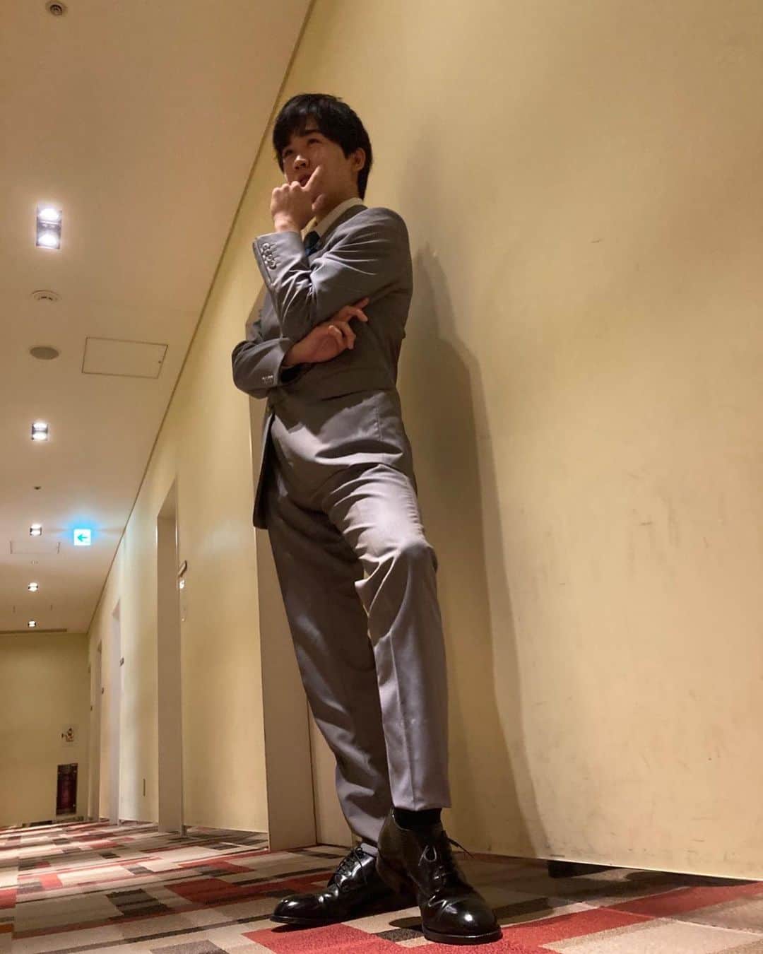 鈴木福さんのインスタグラム写真 - (鈴木福Instagram)「最近マネージャーさんとハマり中のこの角度  #どこを見ているかは聞かないでください #なんのポーズかも聞かないでください」9月4日 19時46分 - s_fuku_te