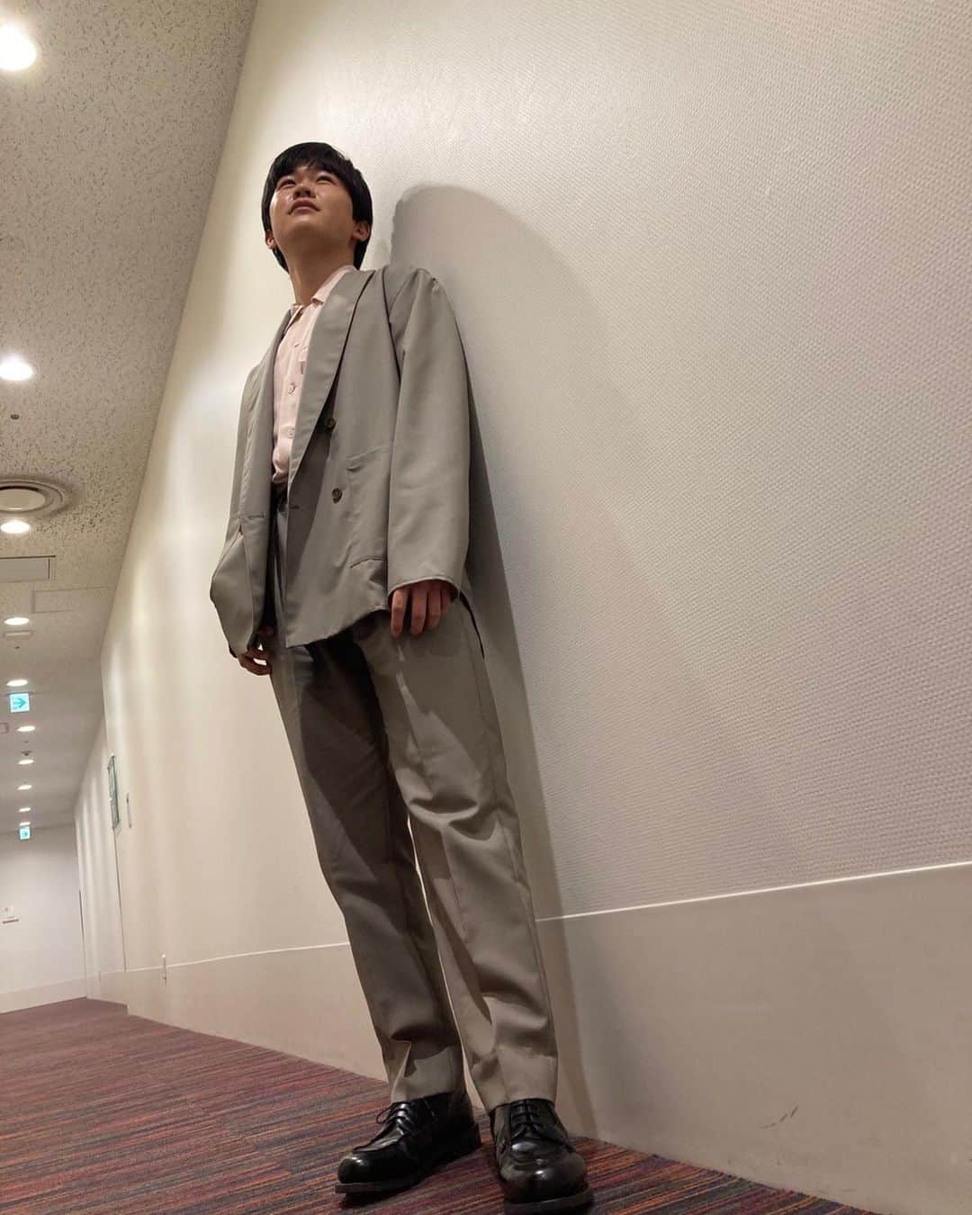 鈴木福さんのインスタグラム写真 - (鈴木福Instagram)「最近マネージャーさんとハマり中のこの角度  #どこを見ているかは聞かないでください #なんのポーズかも聞かないでください」9月4日 19時46分 - s_fuku_te
