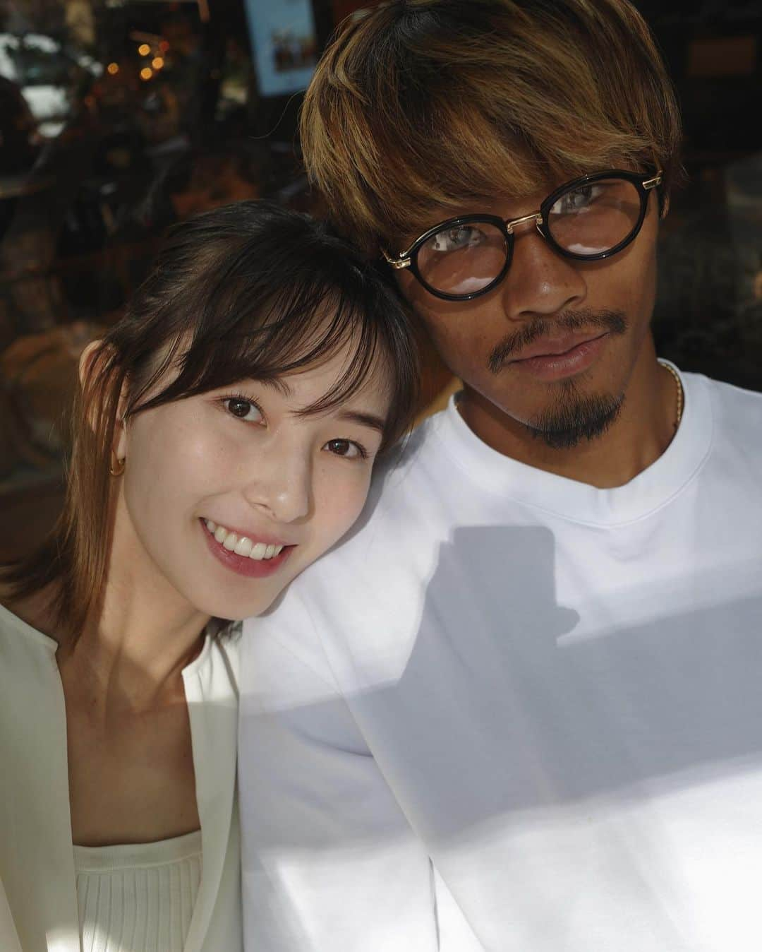 藤阪れいなのインスタグラム：「.  この前のOFFの日👩🏻👨🏽🤝  娘が産まれてから2人で写真撮ること 少なくなったなぁ〜😂 と思ったから撮ってみた🤘🏻  #夫婦」