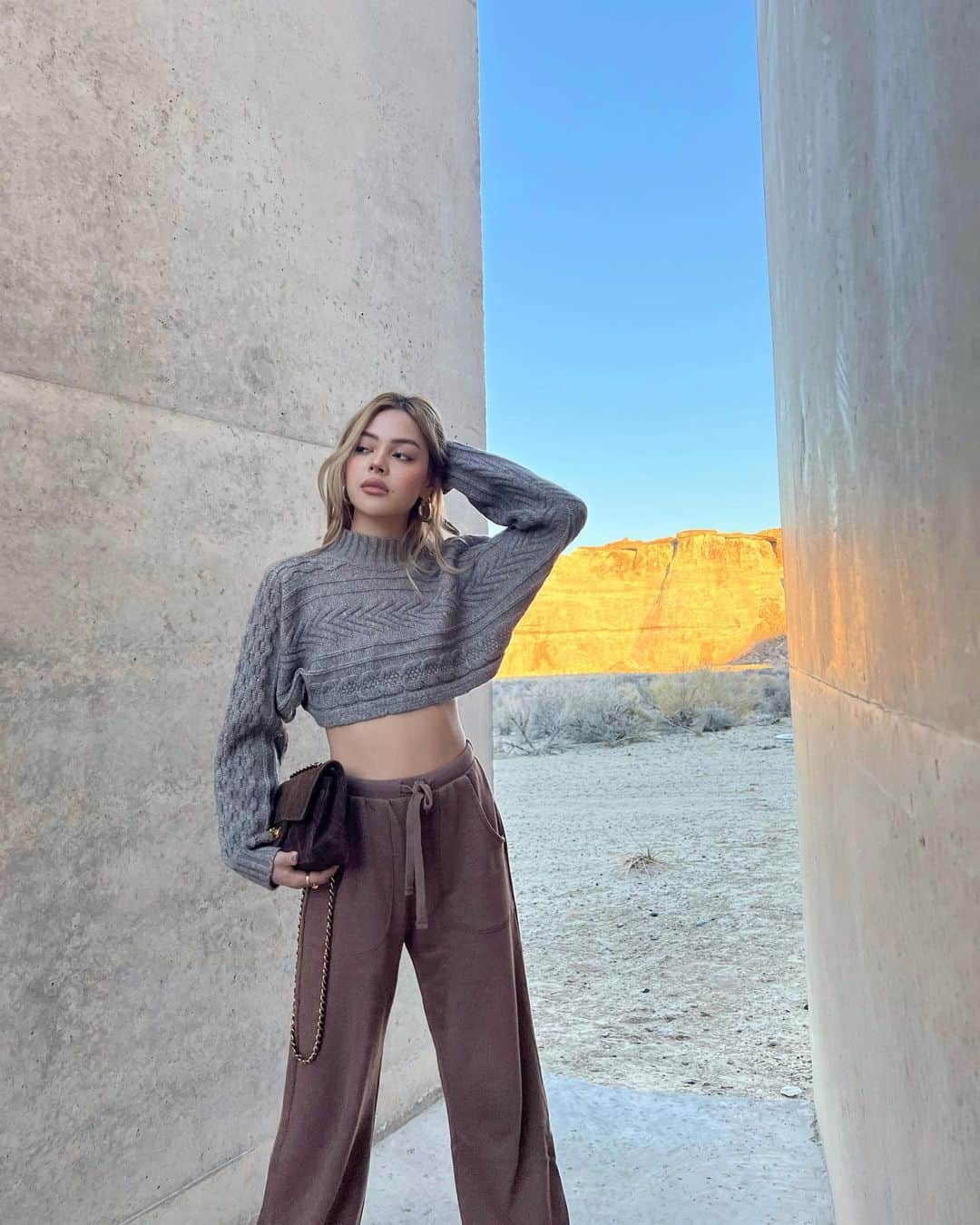 リリーマイマックのインスタグラム：「Throwback to the start of the year to one of the most out of world experiences 🥹 @revolve」