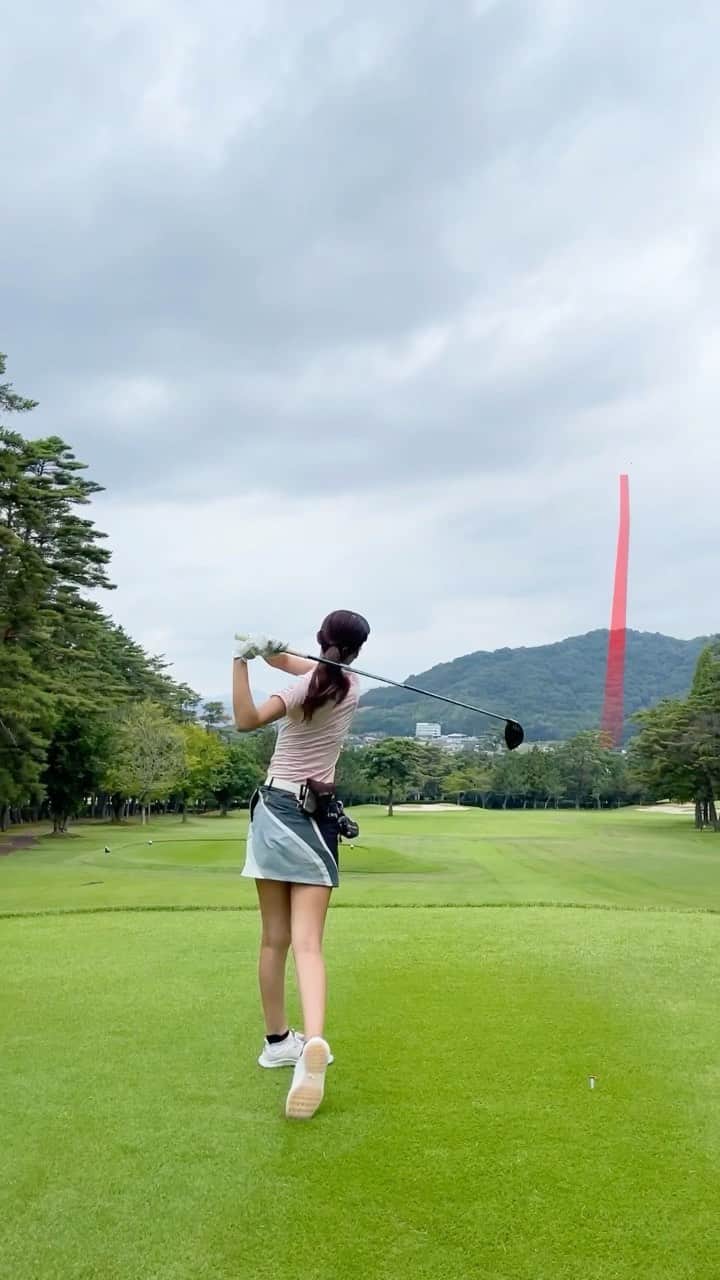 山下詩乃のインスタグラム：「最後の笑い方なに😅😂  👟 @pumagolf_japan   #広島ゴルフ #広島カンツリークラブ西条コース #広島カンツリー #ゴルフ好きな人と繋がりたい #ゴルフ女子 #ゴルフ男子 #ゴルフ大好き #ゴルフ好き #リゾートゴルフ」