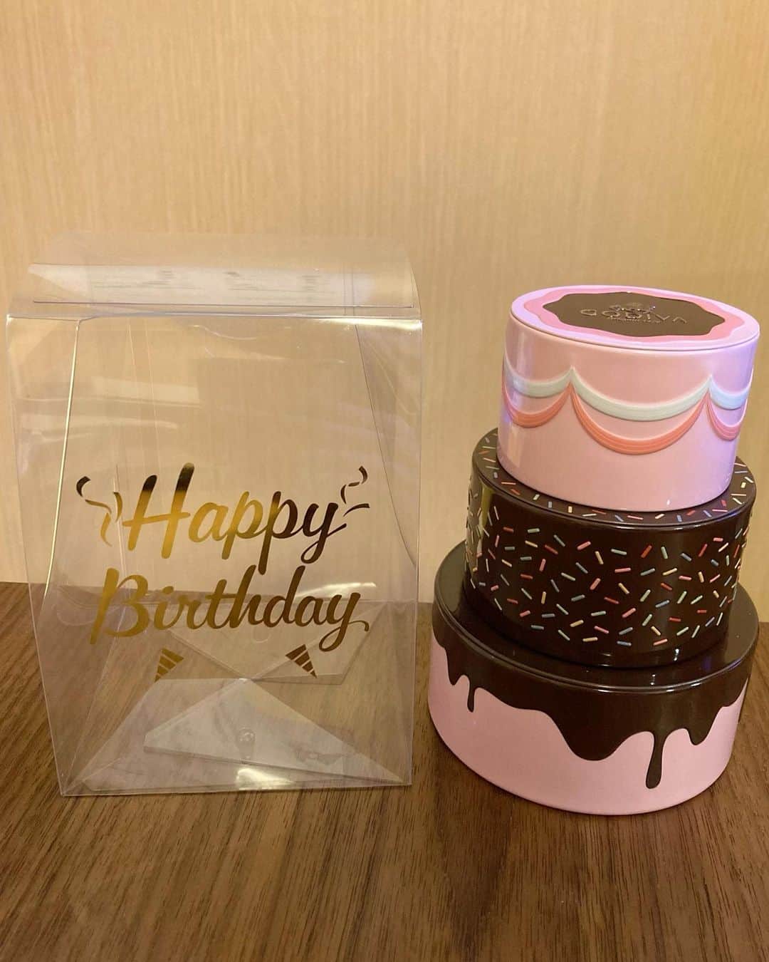 丸田佳奈のインスタグラム：「先月誕生日でした。 お祝いのメッセージ、ありがとうございます！  #誕生日 #birthday  #8月生まれ」
