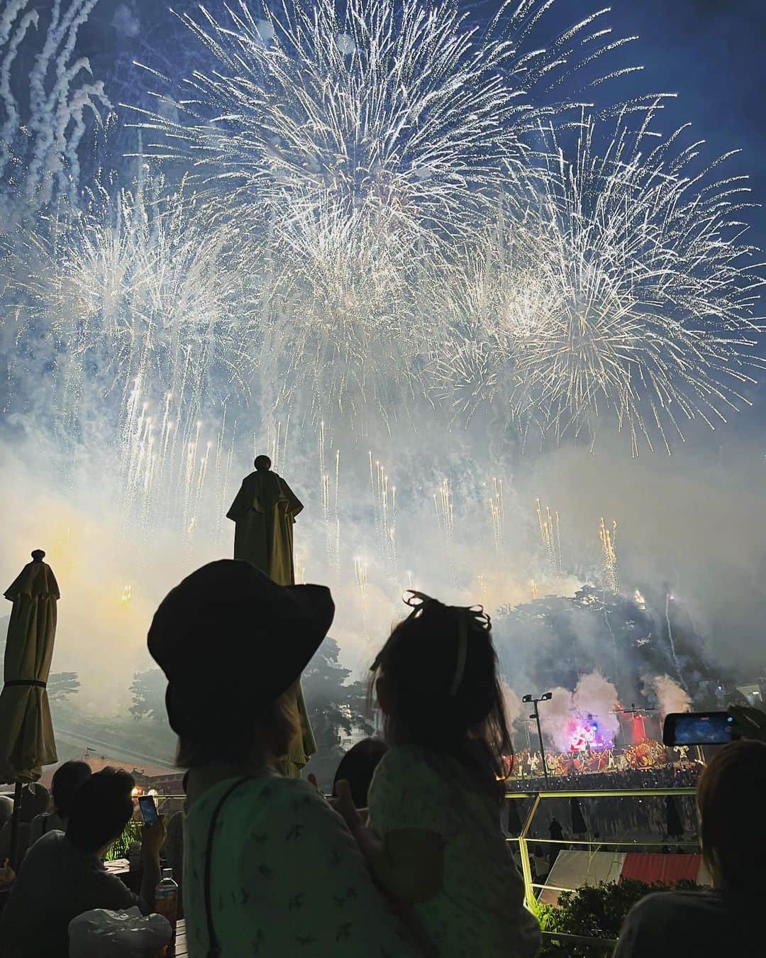 未来弥のインスタグラム：「🎇」