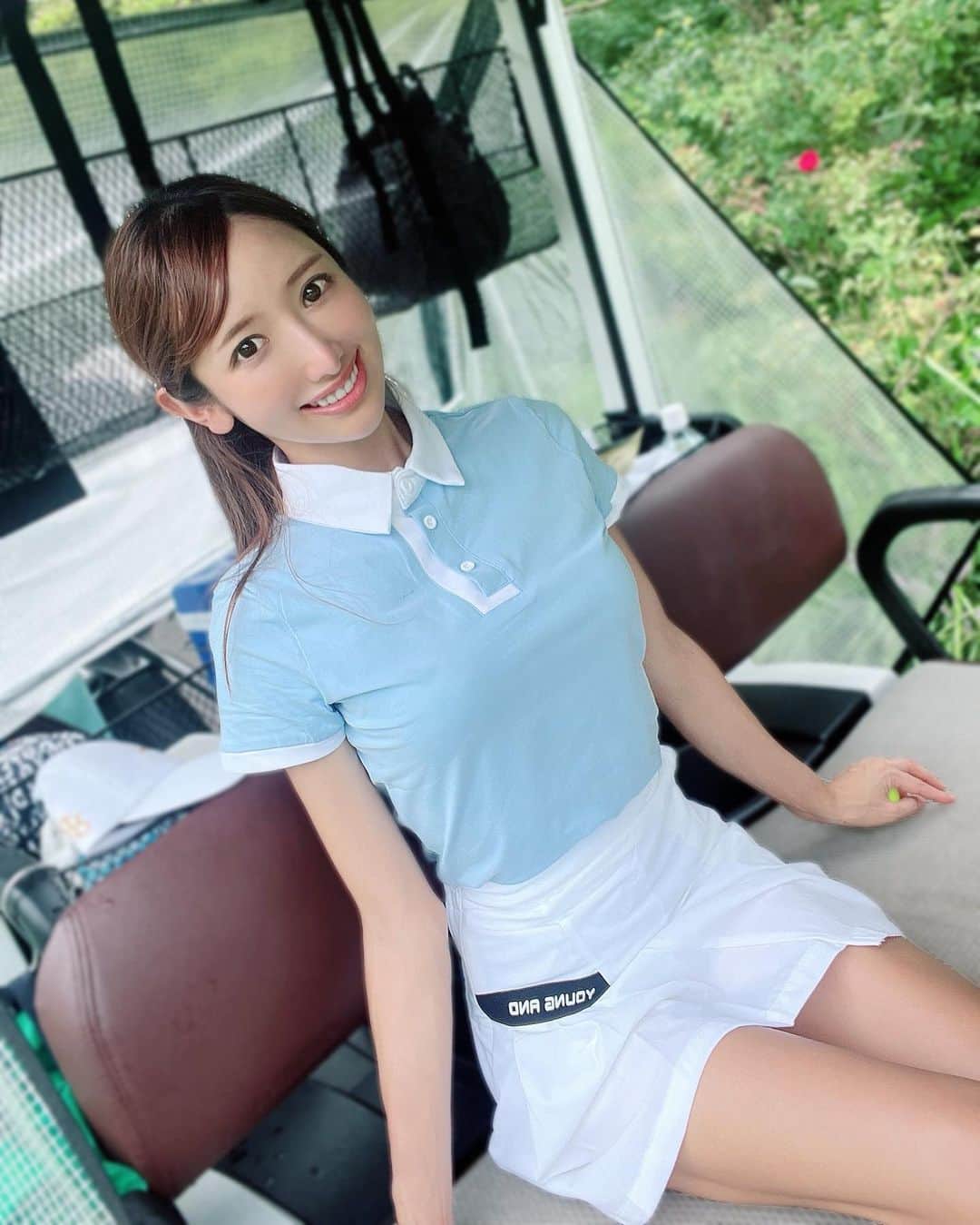 ゴルファーなつのインスタグラム：「今日はちょっとスポーティーなまなつ😎☀️  ゴルフ場の情報が豊富な @golf.freaks562 のアパレルだよ😊  ぴたっとしたウェア好き🫶  #fashion#コーデ #100切り #ゴルフ初心者 #ゴルフ好きな人と繋がりたい #ゴルフ女子 #ゴルフ大好き #ゴルフ #スイング動画 #ゴルフ練習方法 #ラウンド　#ゴルフ場　#ゴルフ男子  #ゴルフコーデ　　 #sports #golf  #トレーニング女子　#美脚　#トレーニング　#ダイエット #workout　　#japanesegirl #ゴルフウェア#golfaddict」