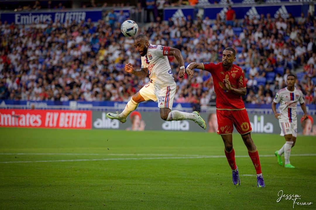 アレクサンドル・ラカゼットのインスタグラム：「Fier d’être dans les records et de faire partie de l’histoire de mon club de ❤️ Merci à tous pour vos messages 🔴🔵」